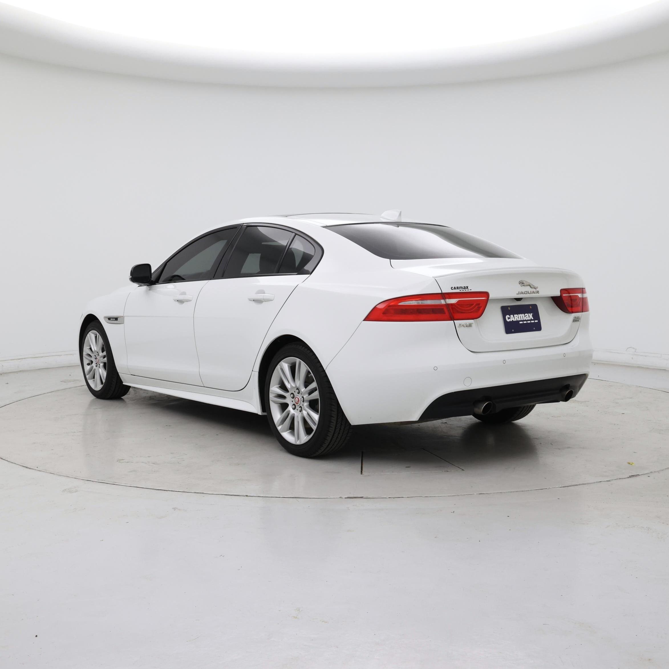 Thumbnail: 2018 Jaguar XE - 2