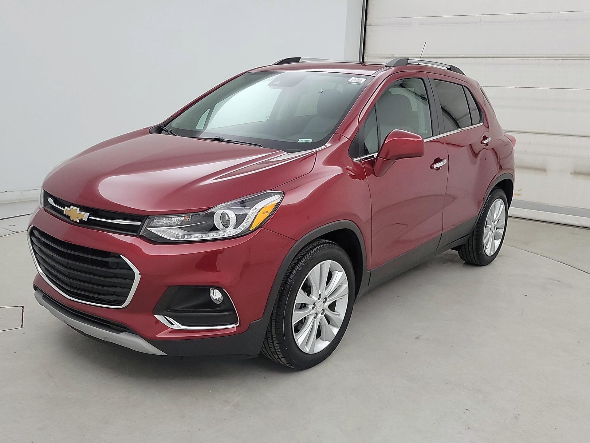 Thumbnail: 2020 Chevrolet Trax - 3