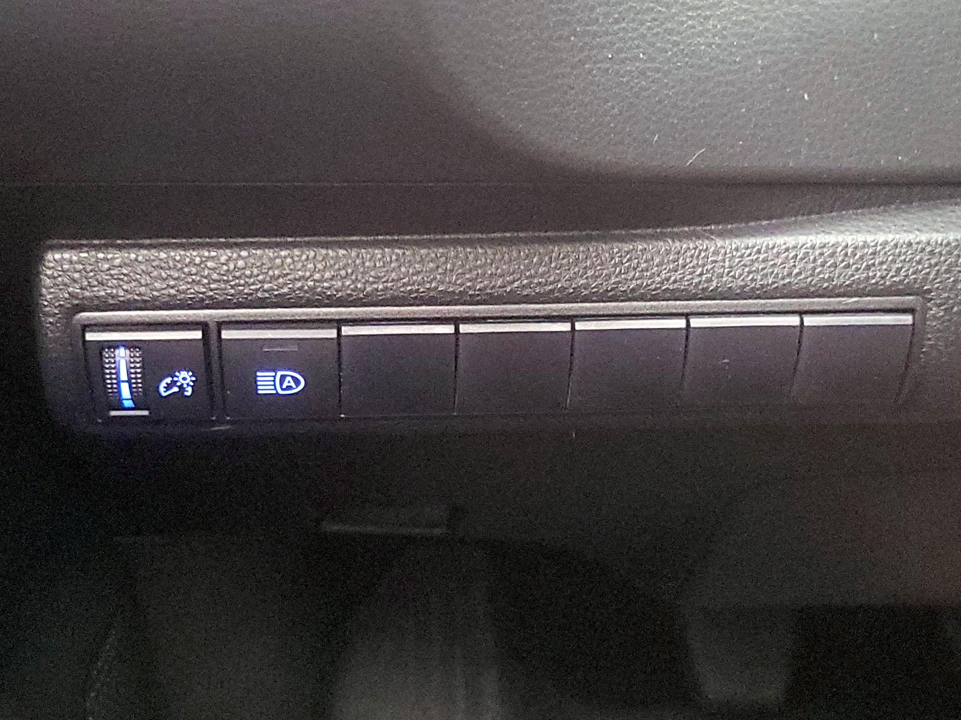 Thumbnail: 2021 Toyota Corolla - 11