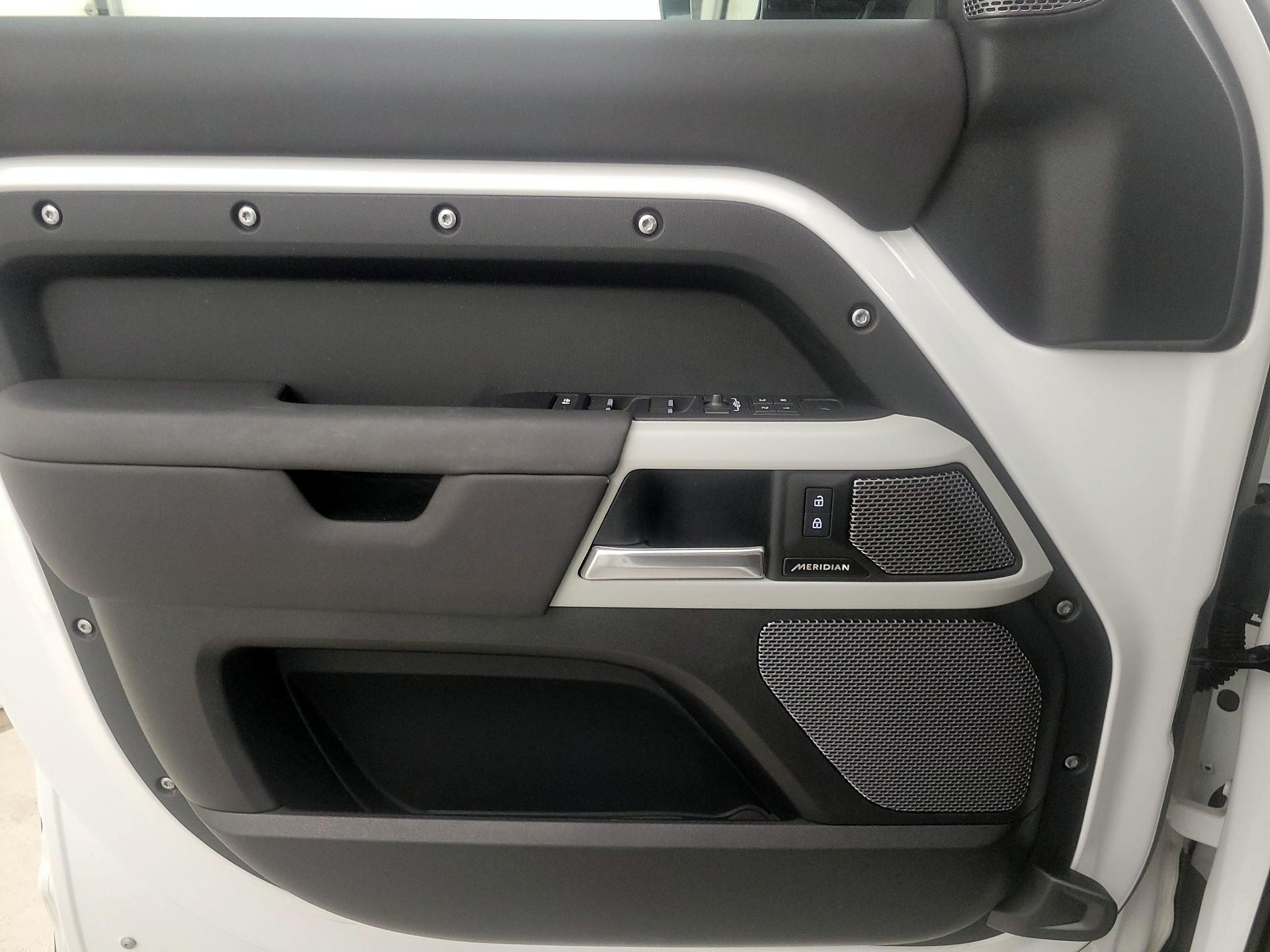 Thumbnail: 2024 Land Rover Defender - 10