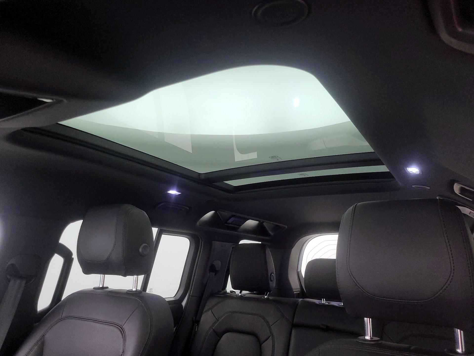 Thumbnail: 2024 Land Rover Defender - 18