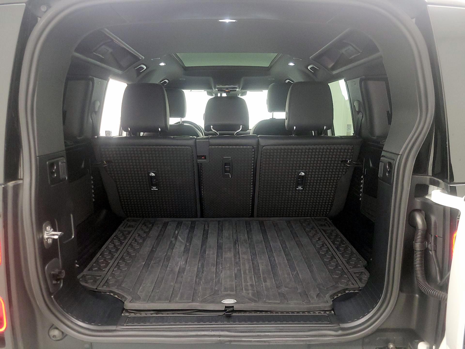 Thumbnail: 2024 Land Rover Defender - 20