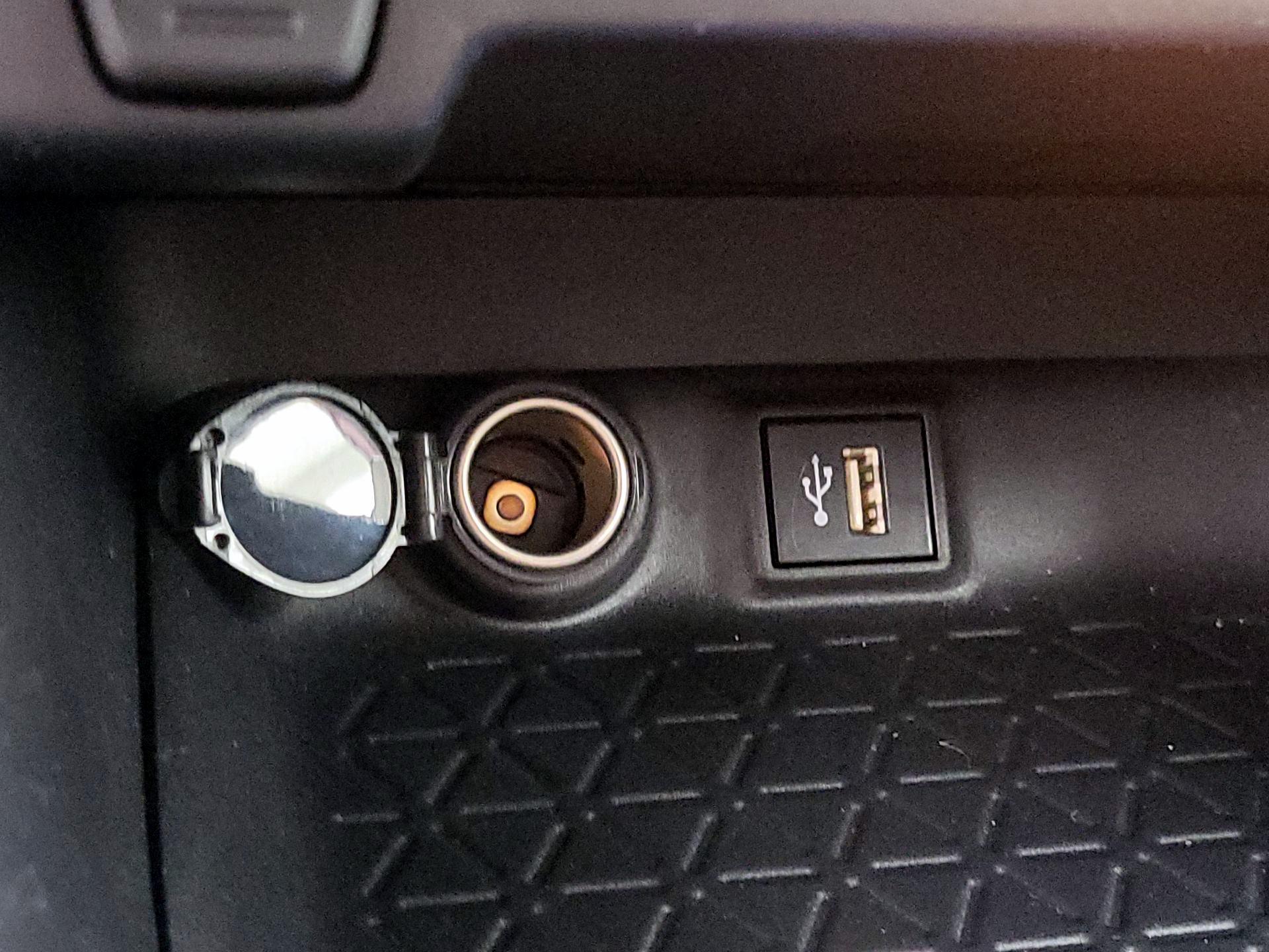 Thumbnail: 2023 Toyota RAV4 - 18