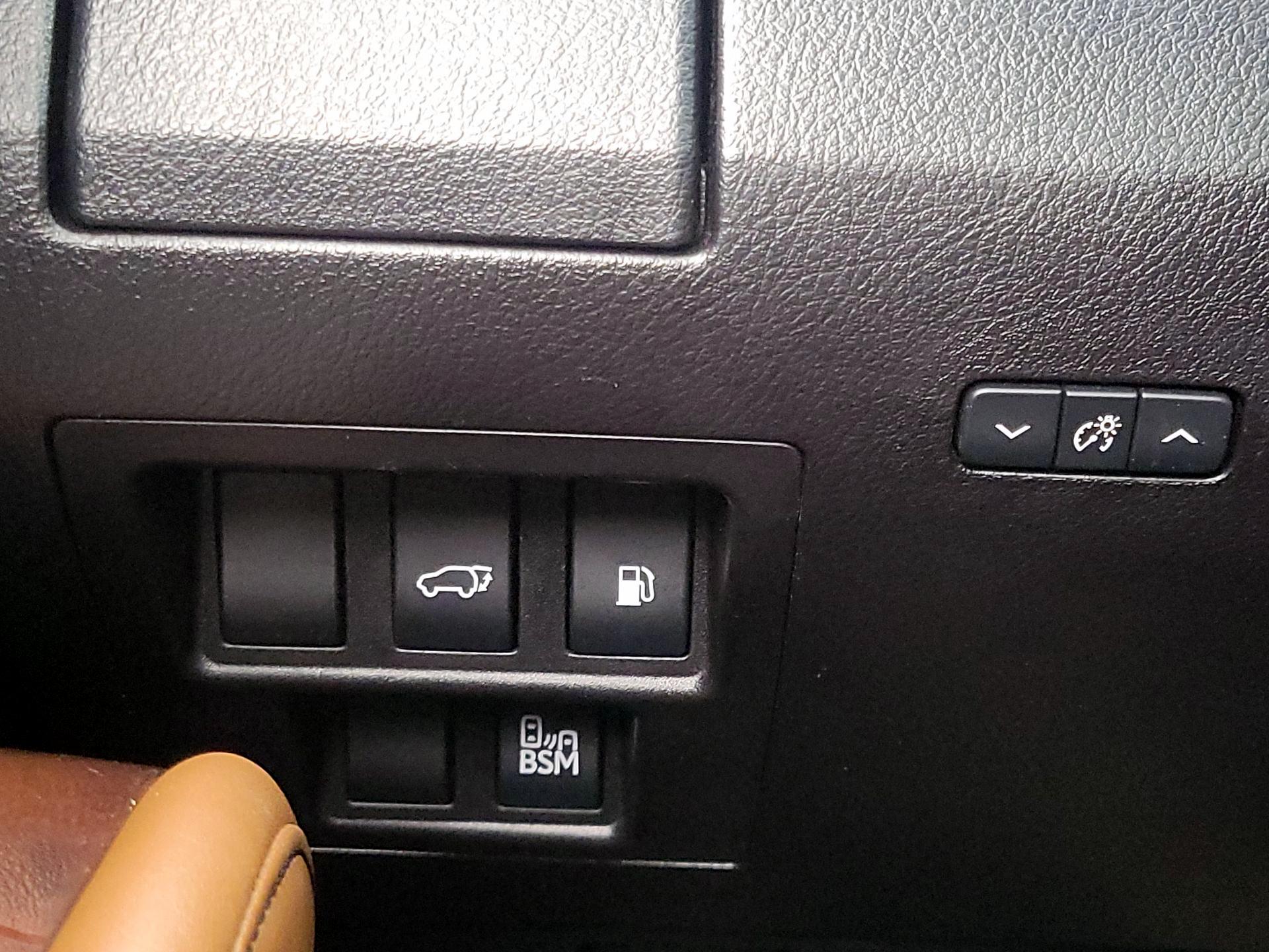 Thumbnail: 2015 Lexus RX - 13