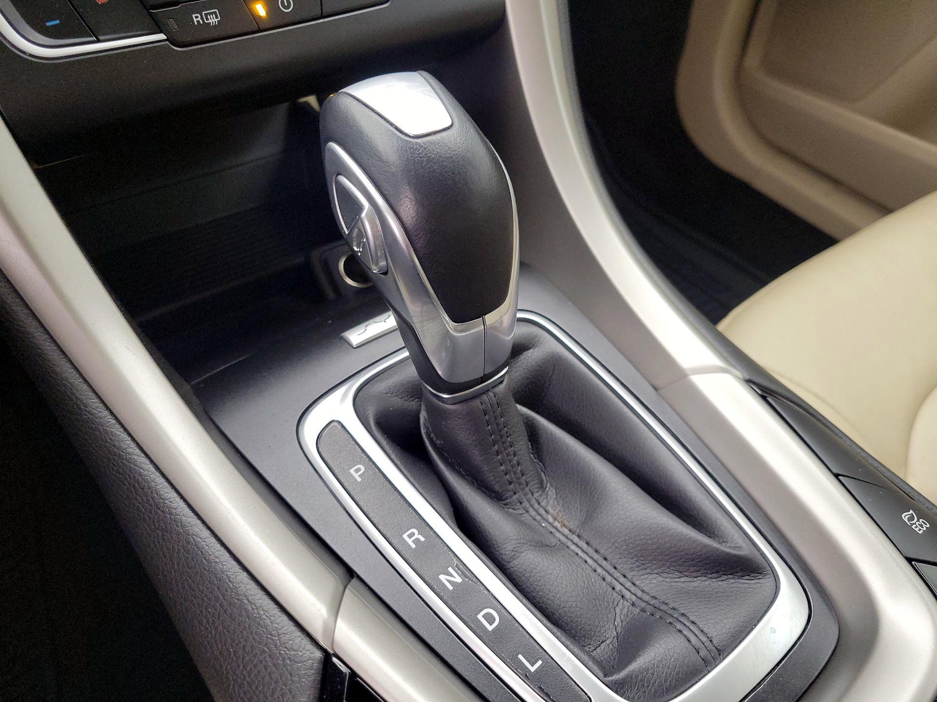 Thumbnail: 2016 Ford Fusion - 17