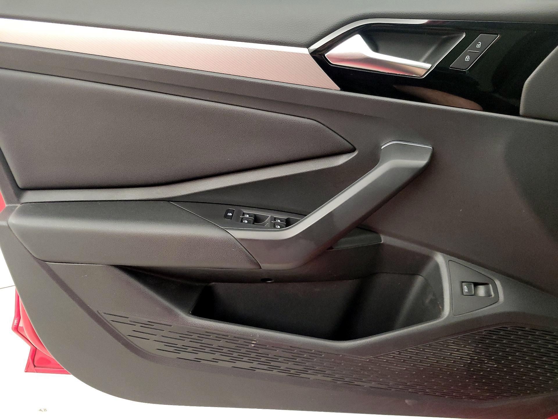 Thumbnail: 2019 Volkswagen Jetta - 12