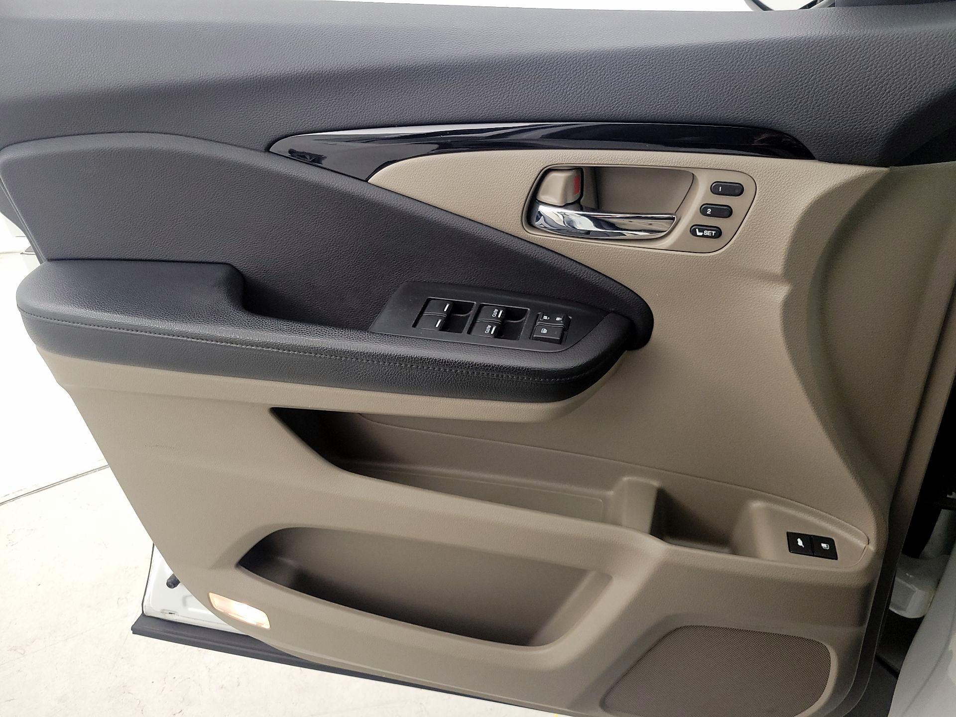 Thumbnail: 2021 Honda Pilot - 12