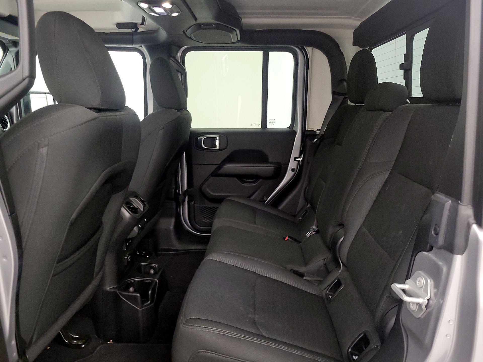 Thumbnail: 2020 Jeep Gladiator - 19