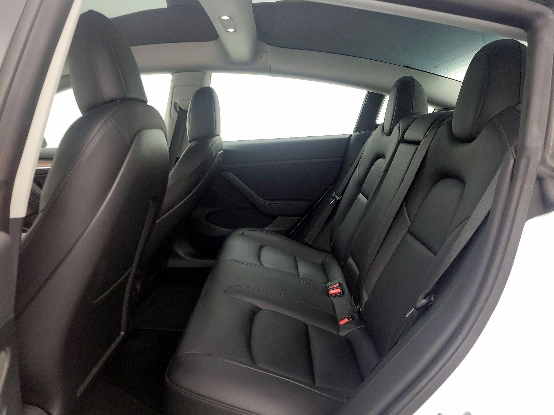 Thumbnail: 2022 Tesla Model 3 - 20