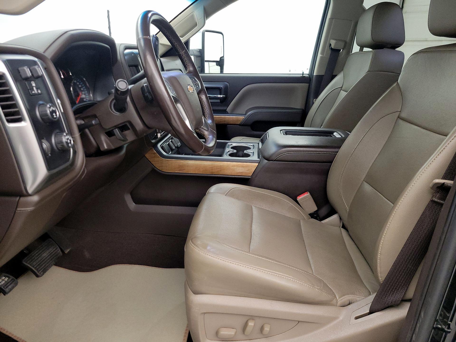 Thumbnail: 2019 Chevrolet Silverado 3500 - 11