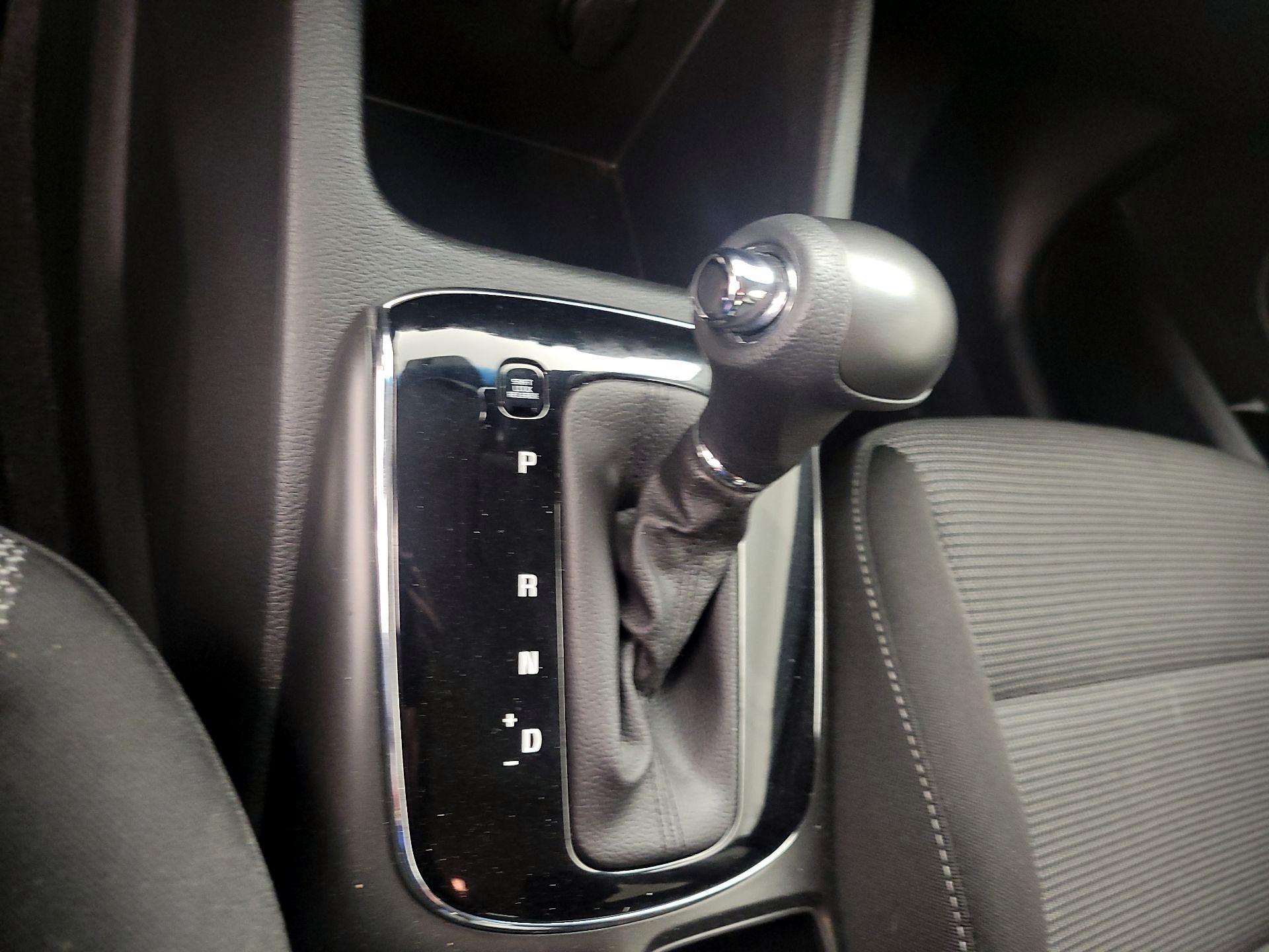 Thumbnail: 2018 Kia Forte - 16