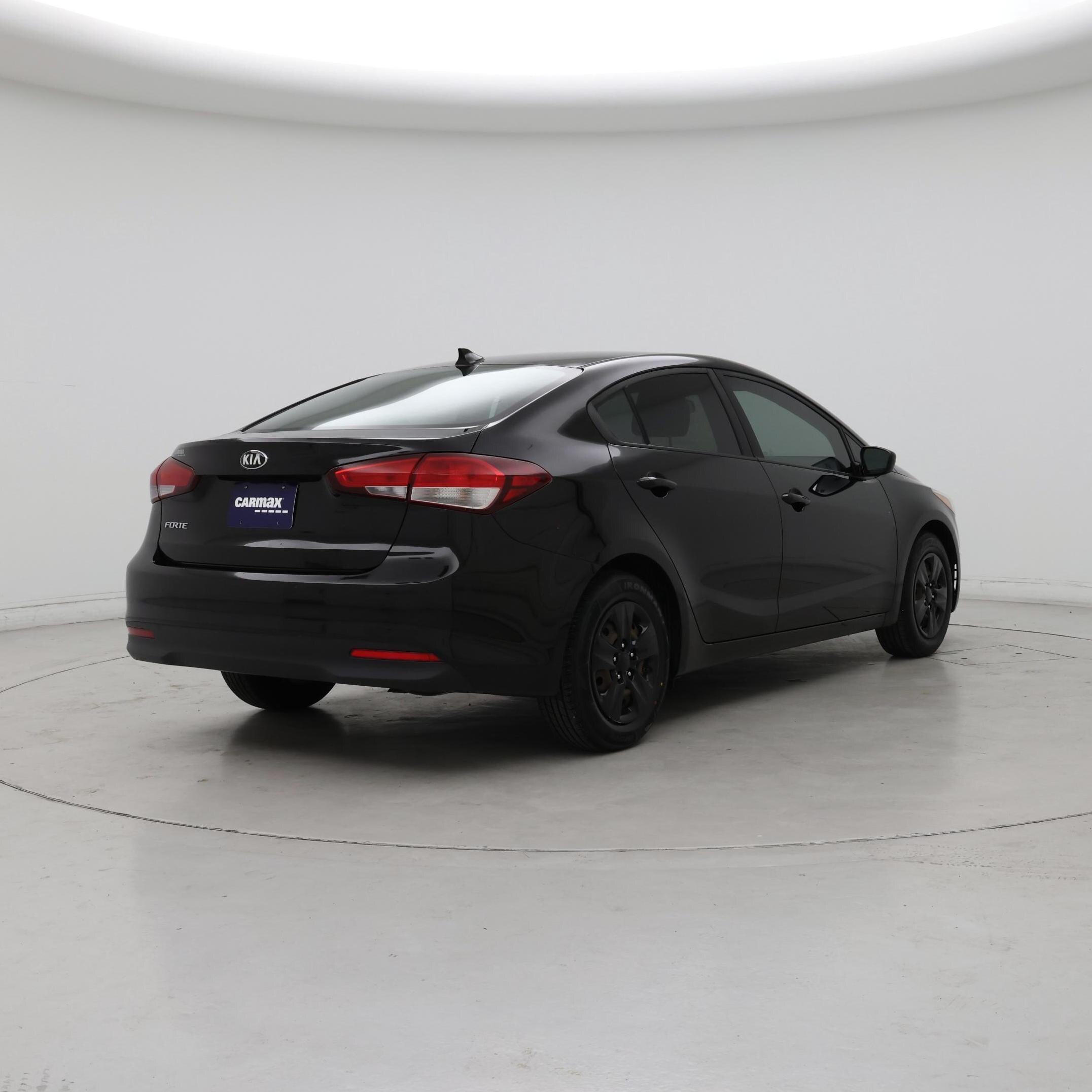 Thumbnail: 2018 Kia Forte - 8