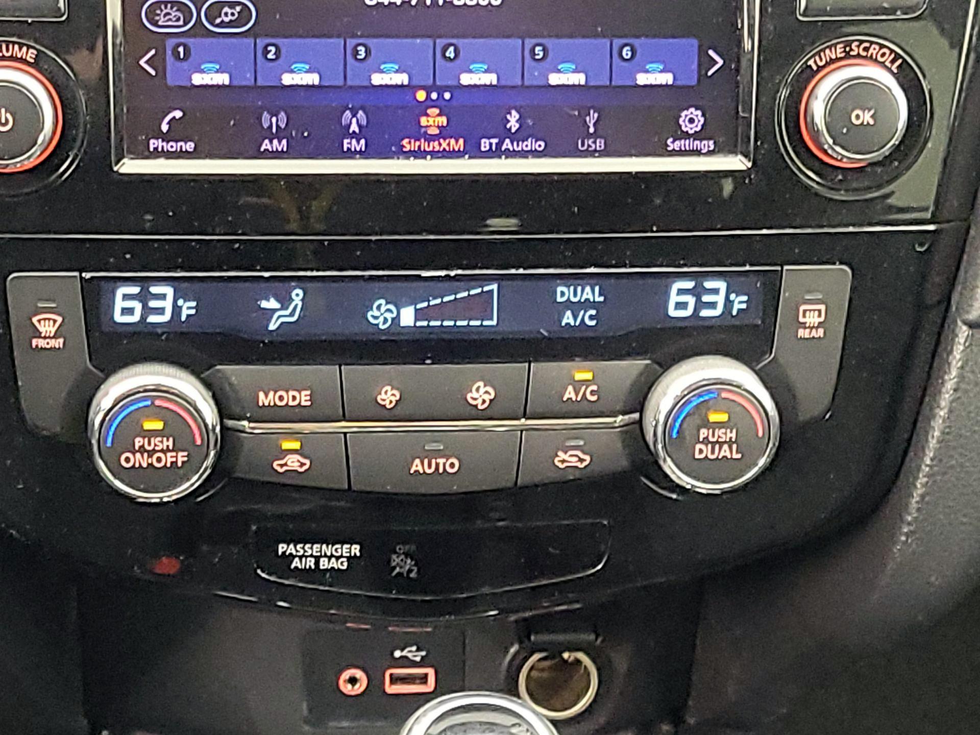 Thumbnail: 2018 Nissan Rogue - 16