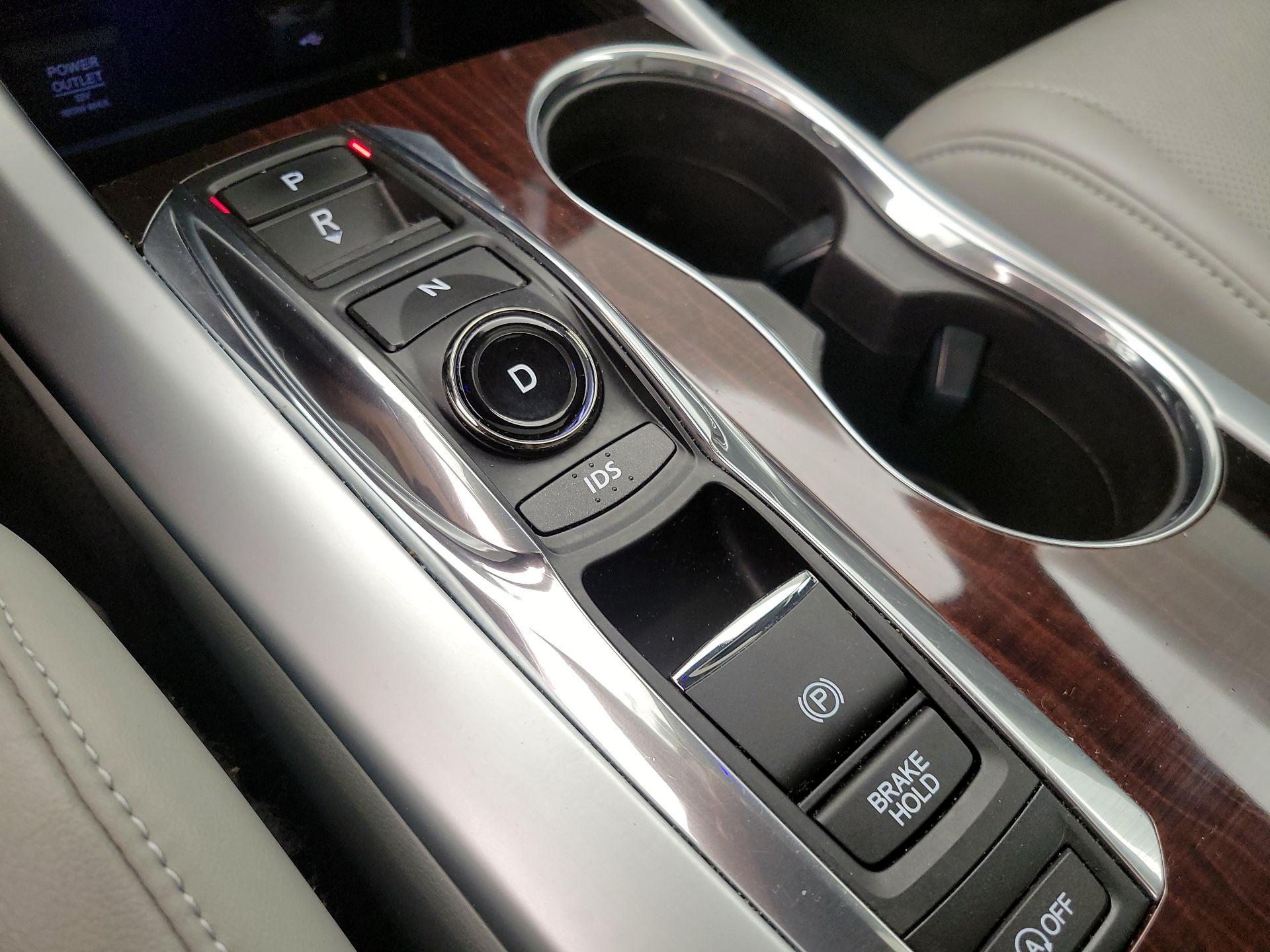Thumbnail: 2016 Acura TLX - 17