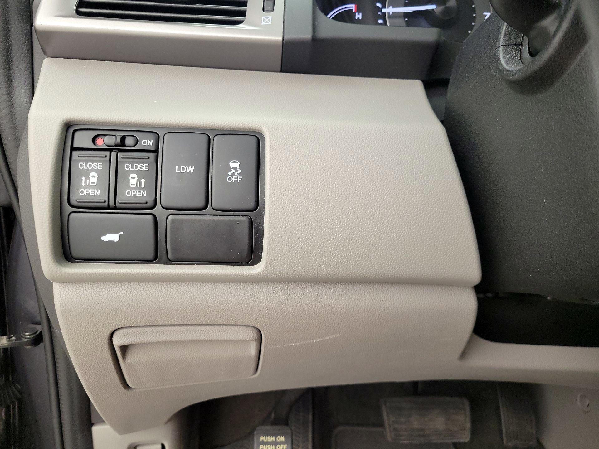 Thumbnail: 2016 Honda Odyssey - 13