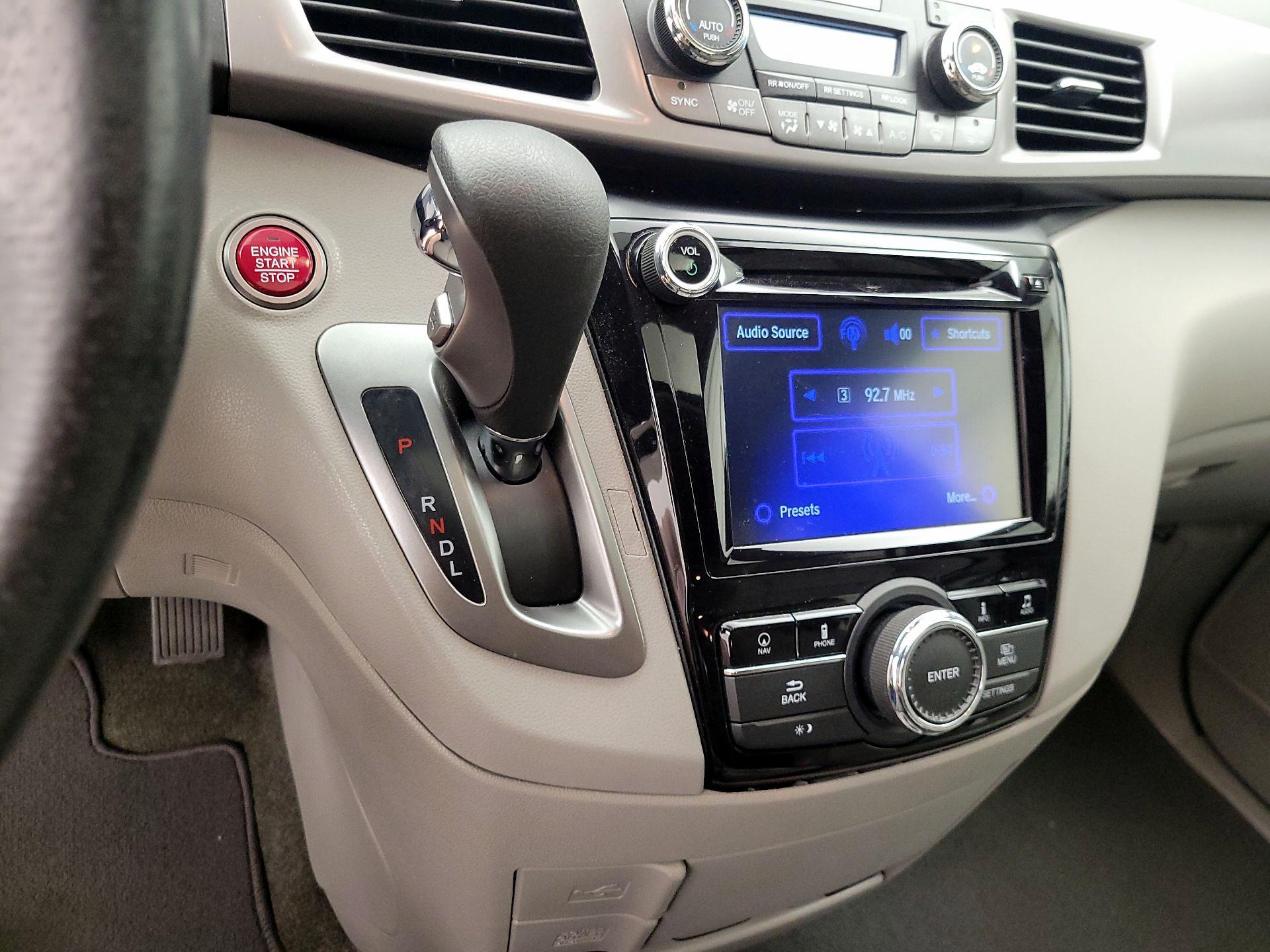 Thumbnail: 2016 Honda Odyssey - 17