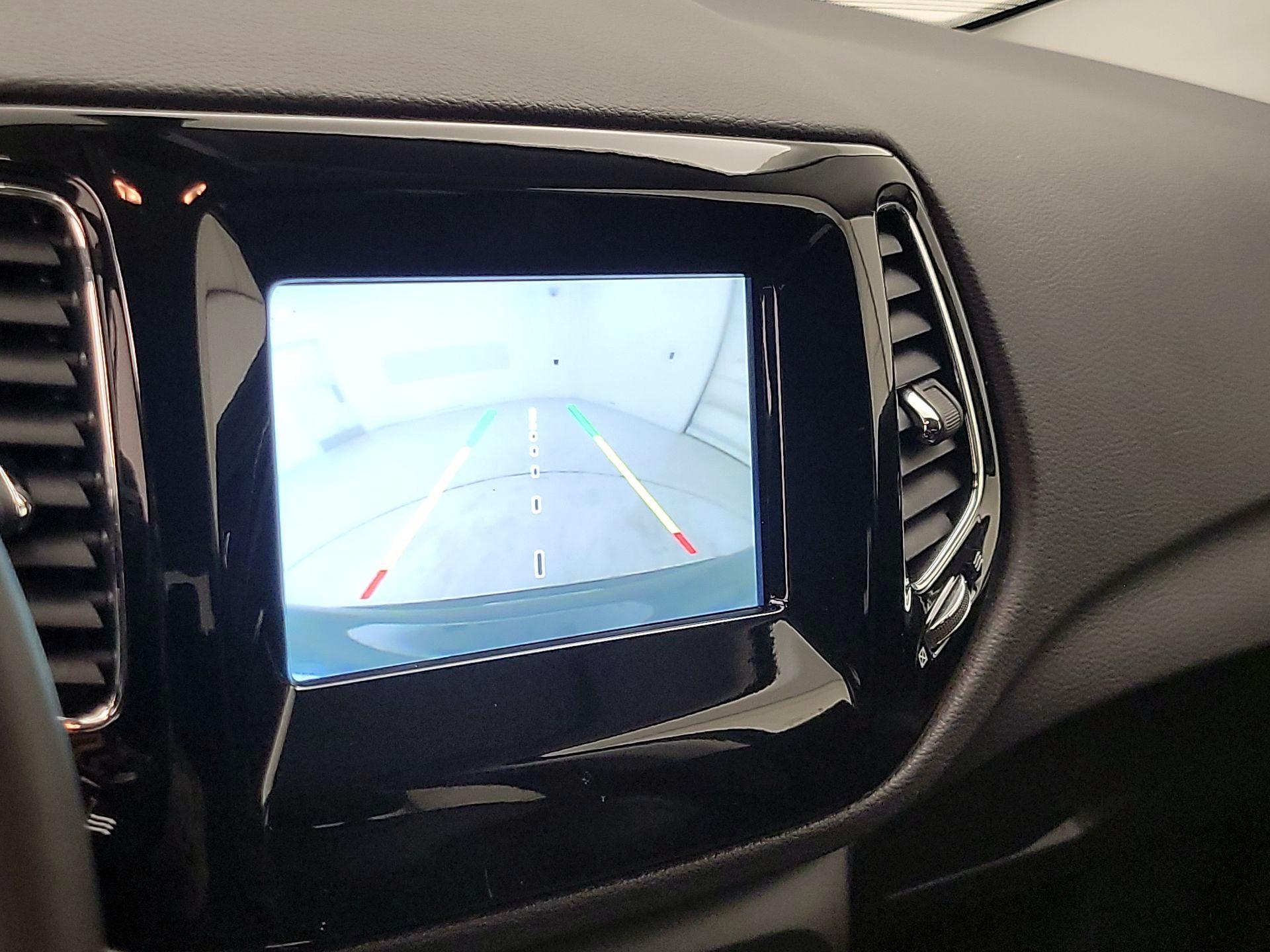 Thumbnail: 2018 Jeep Compass - 14