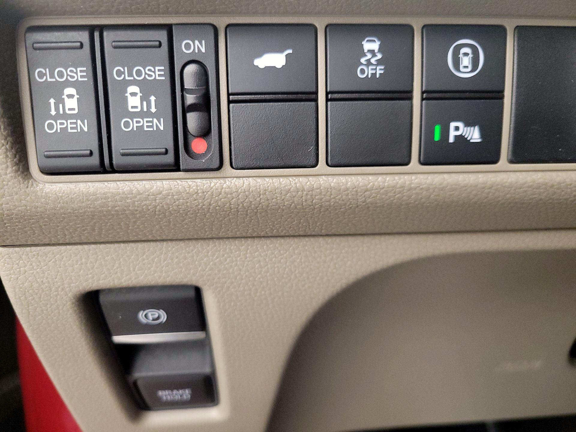 Thumbnail: 2023 Honda Odyssey - 13