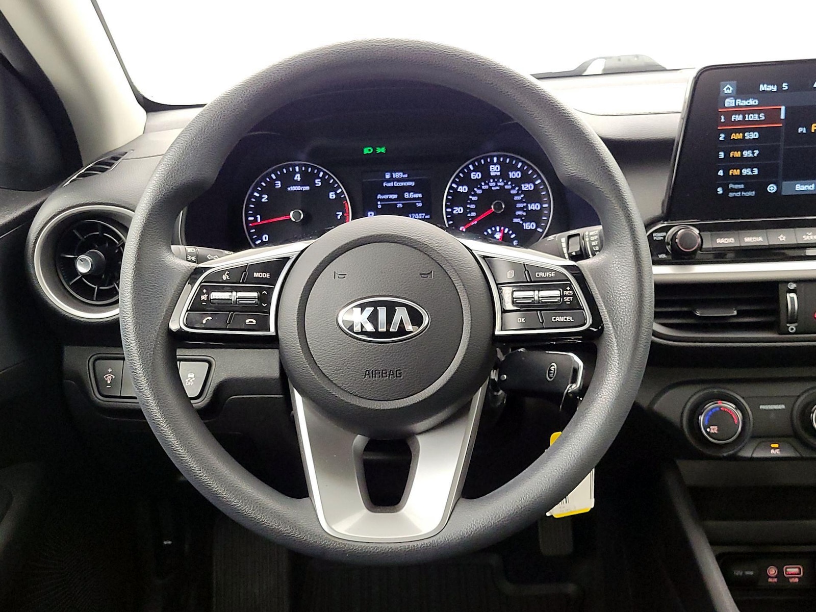 2021 Kia Forte LXS - Photo 11
