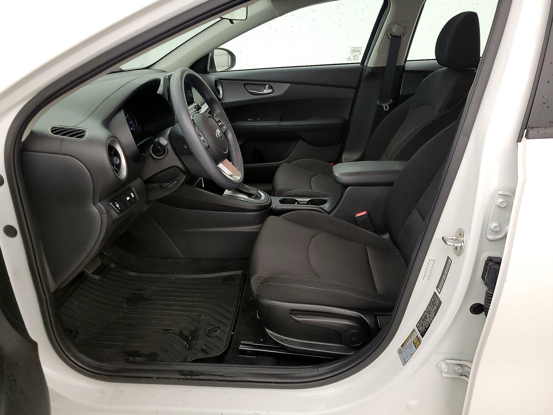 Thumbnail: 2021 Kia Forte - 11