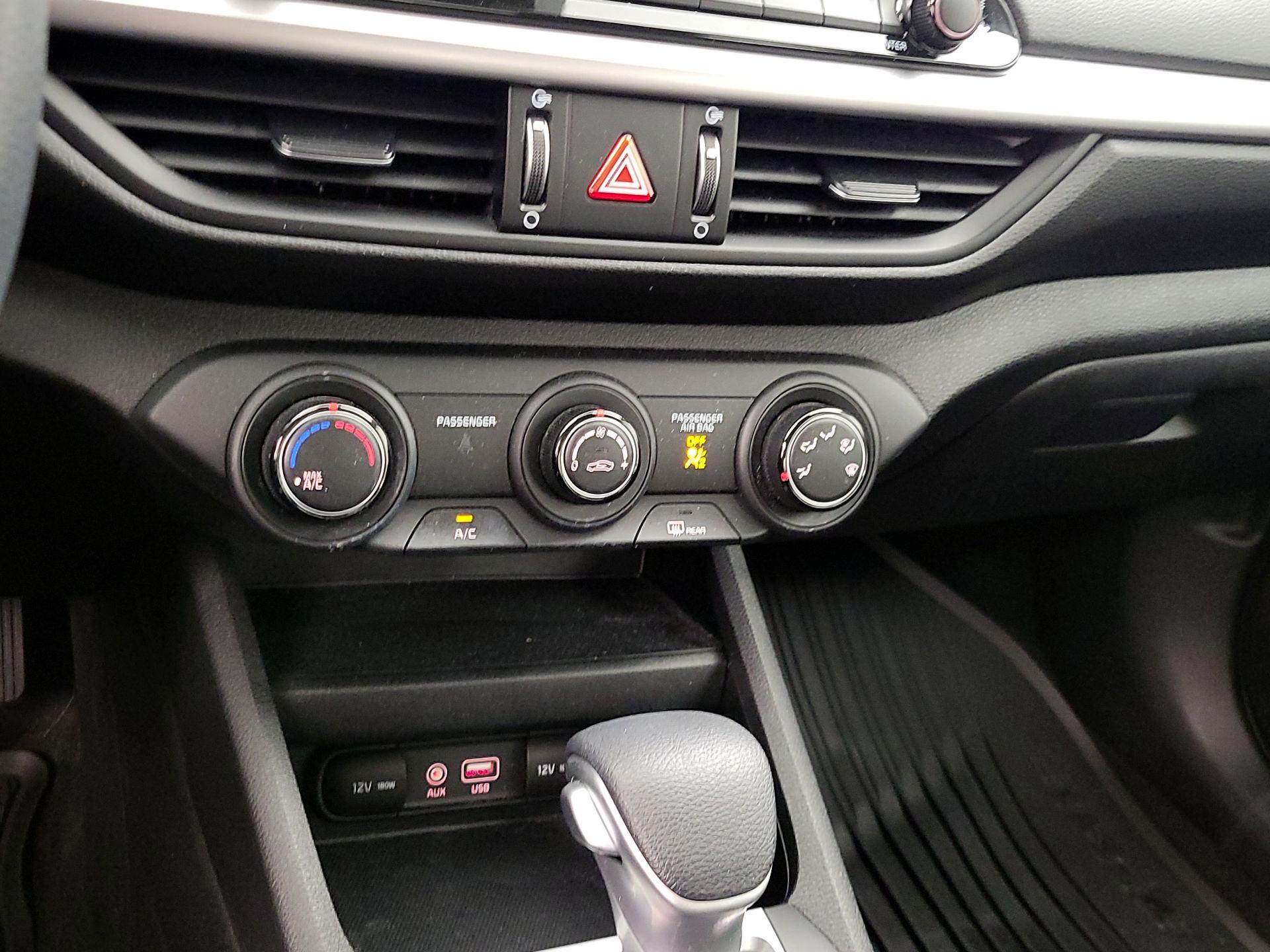 Thumbnail: 2021 Kia Forte - 16