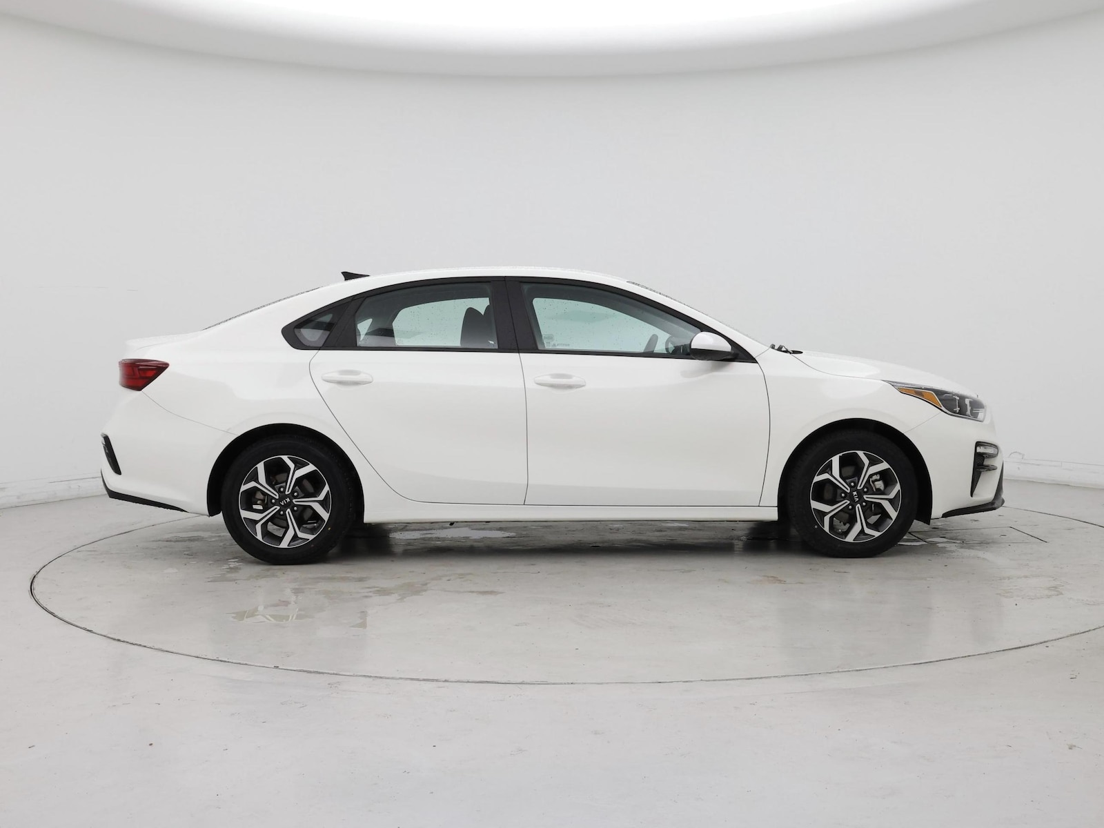 2021 Kia Forte LXS - Photo 8