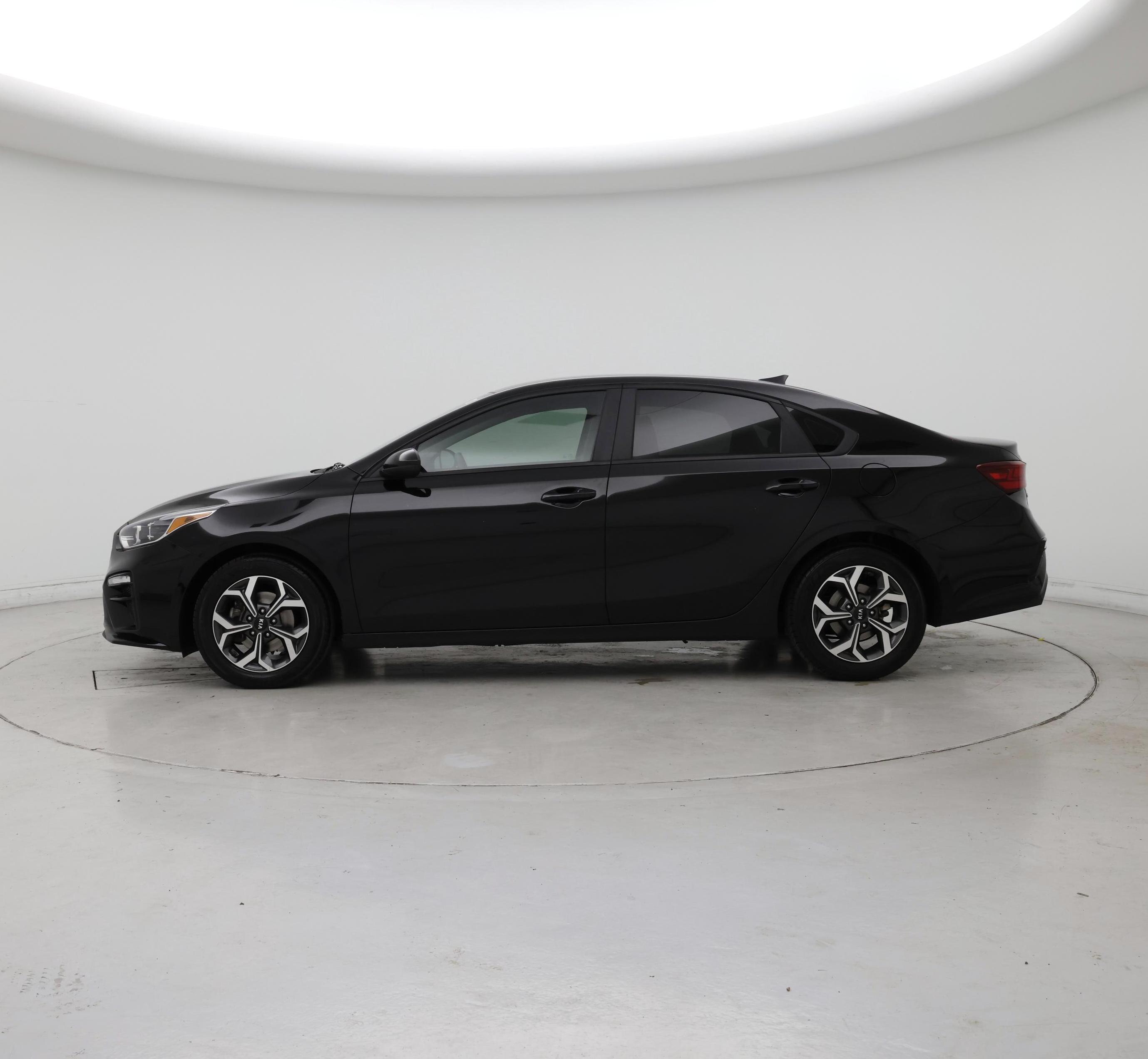 Thumbnail: 2021 Kia Forte - 3