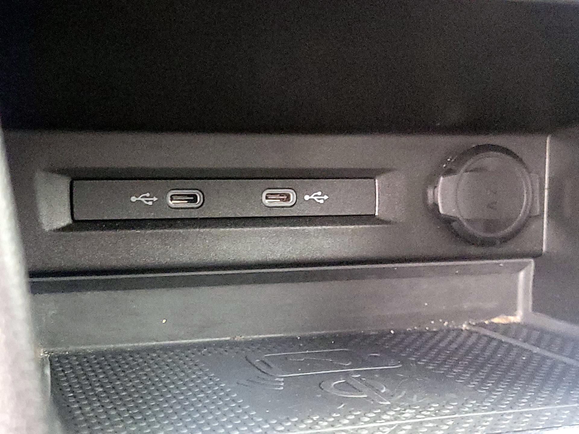 Thumbnail: 2021 Volkswagen Tiguan - 18