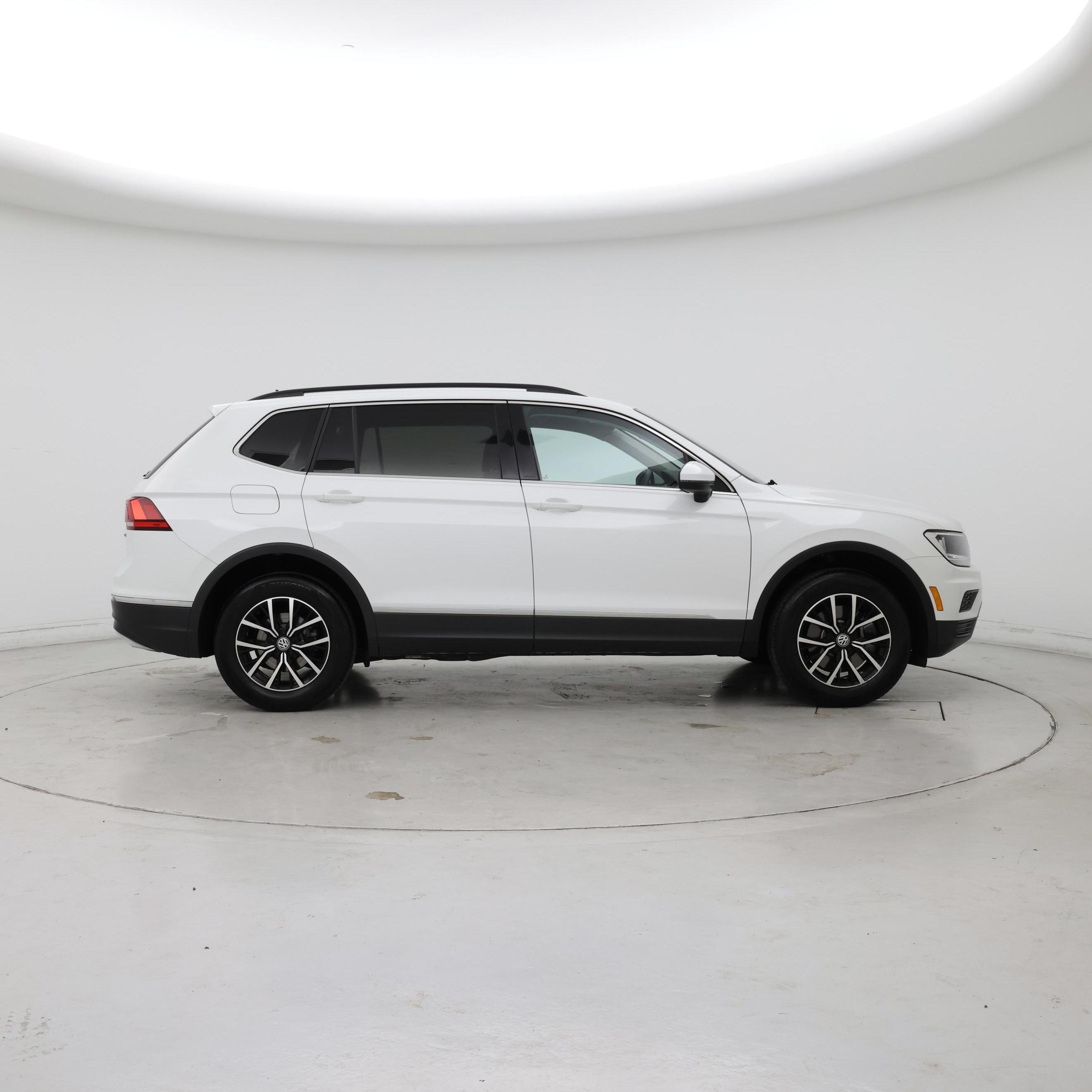 Thumbnail: 2021 Volkswagen Tiguan - 7