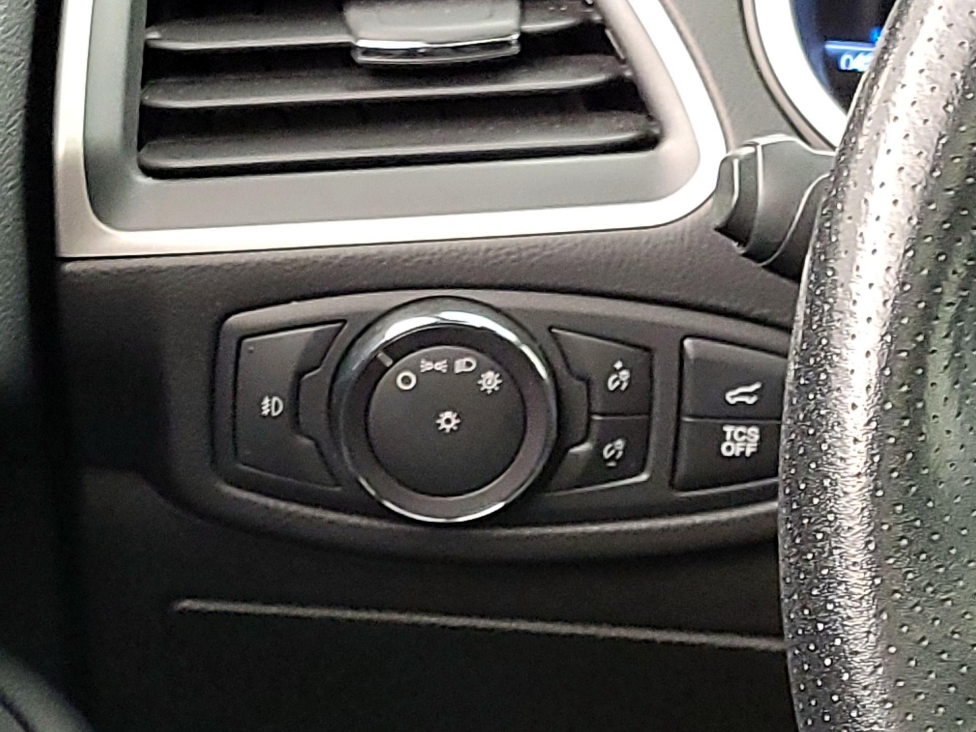 Thumbnail: 2021 Ford Edge - 13