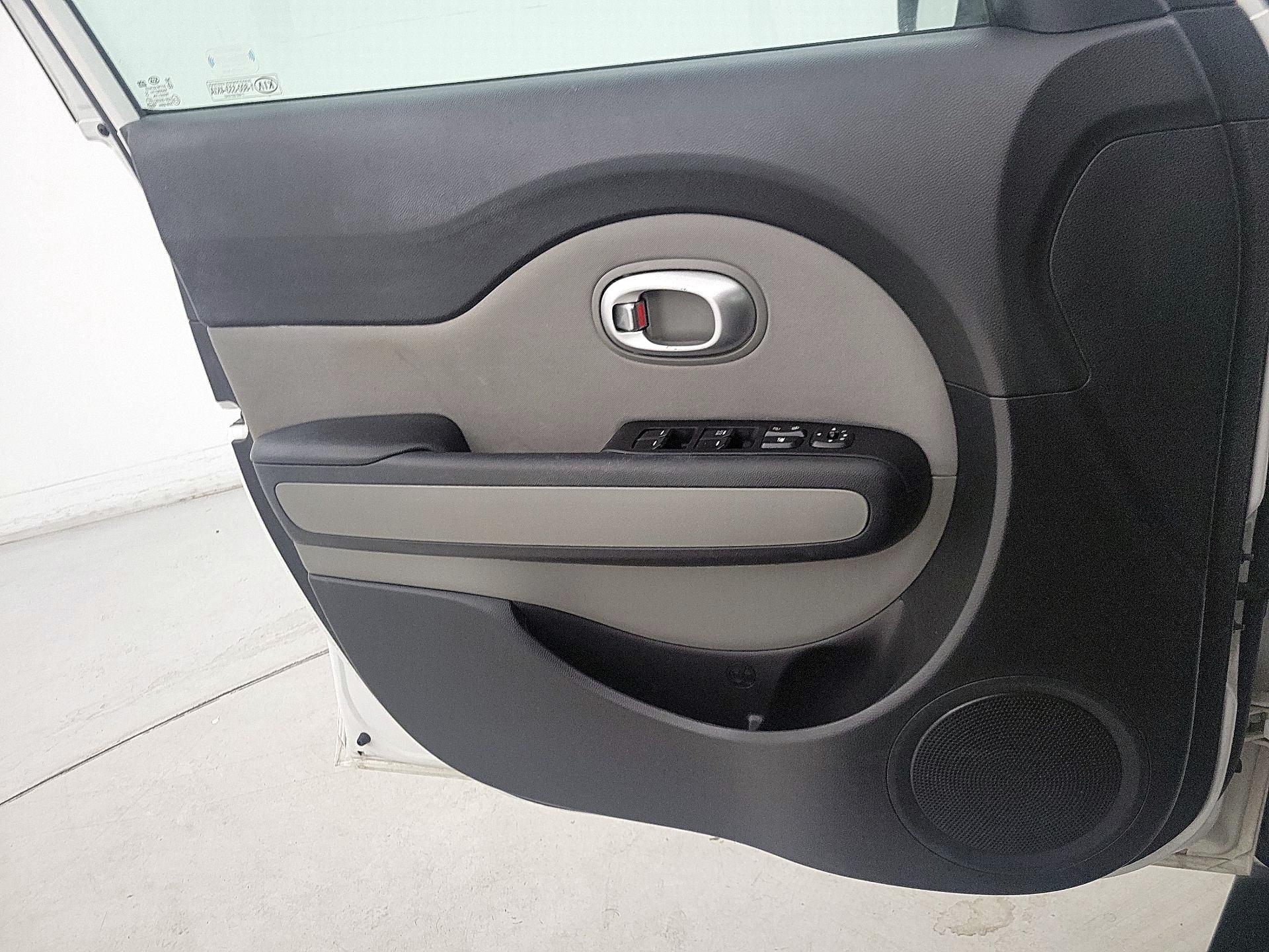 Thumbnail: 2016 Kia Soul - 12