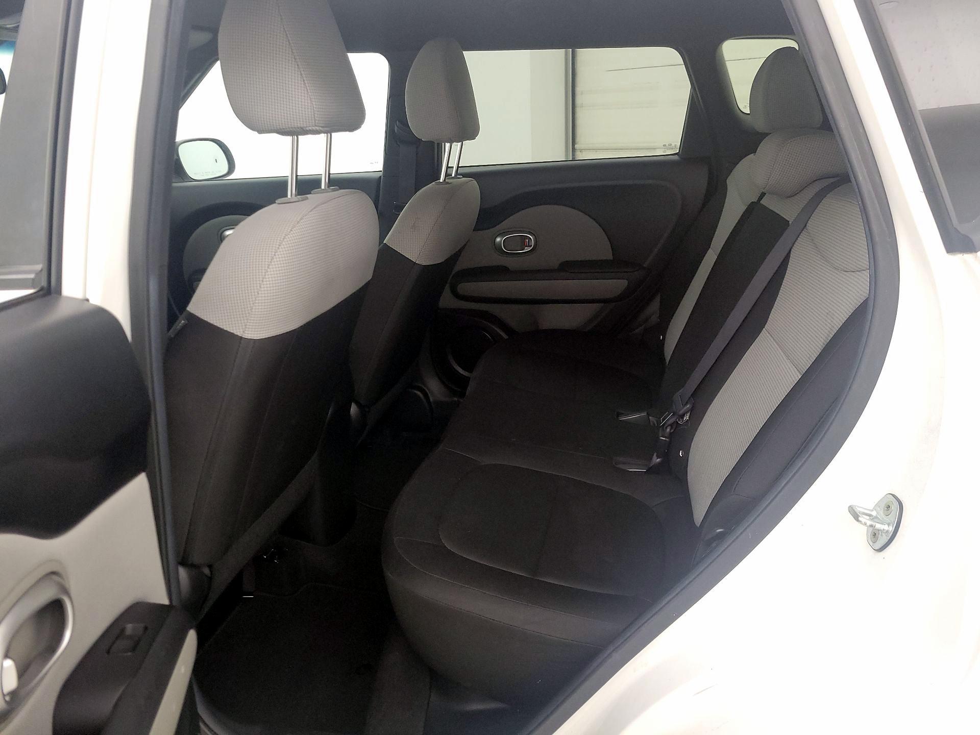 Thumbnail: 2016 Kia Soul - 18