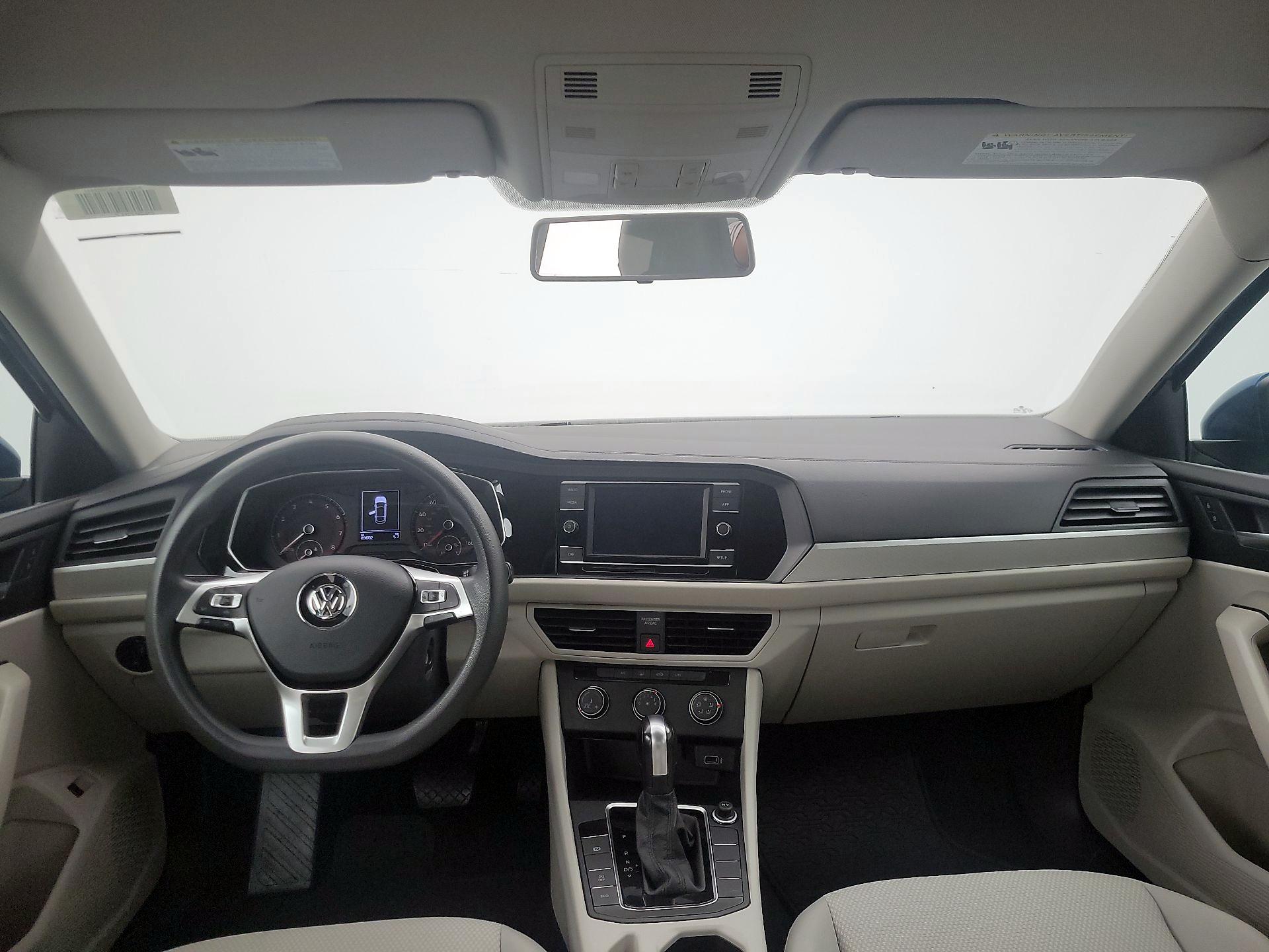 Thumbnail: 2019 Volkswagen Jetta - 9