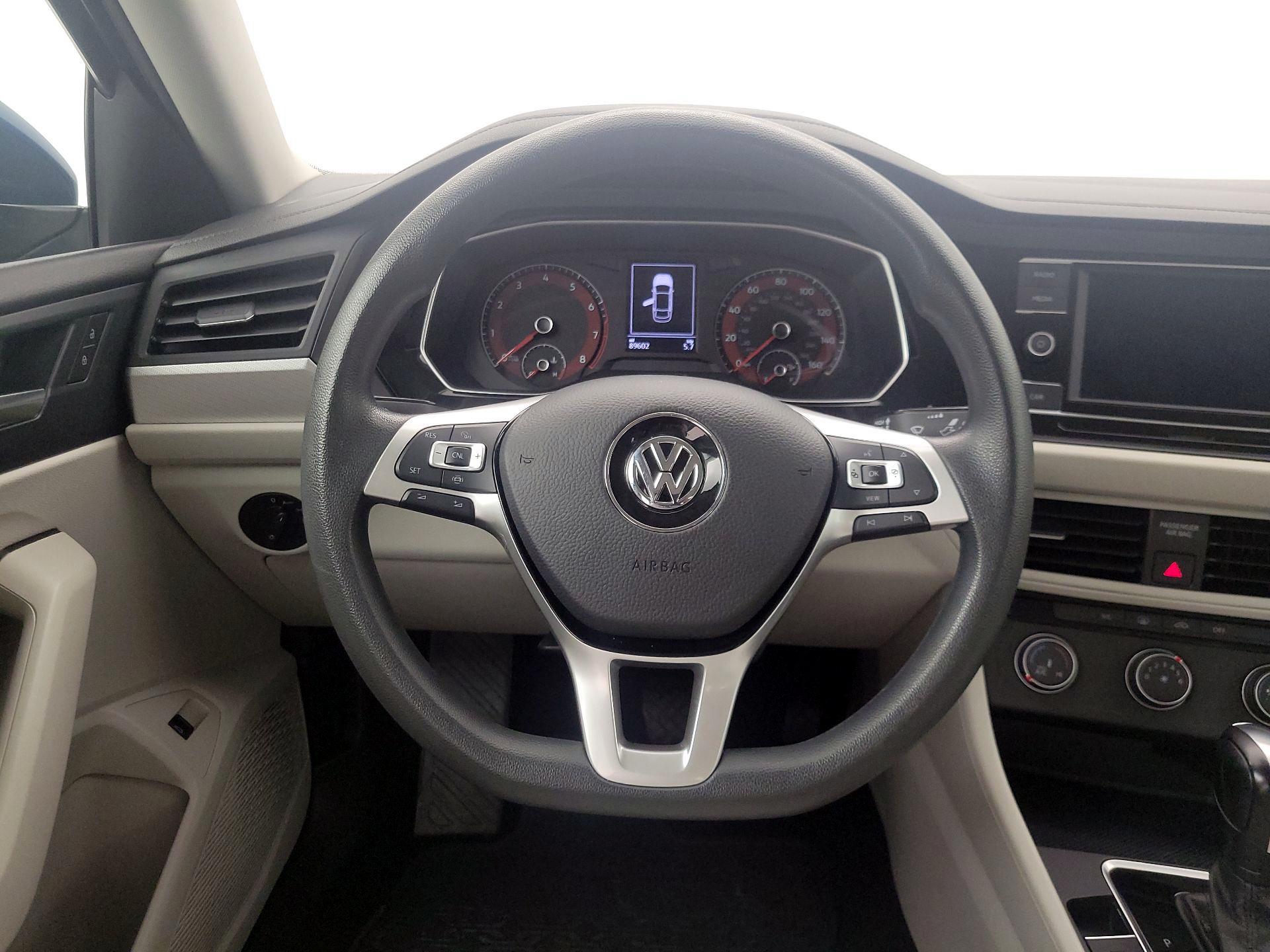 Thumbnail: 2019 Volkswagen Jetta - 10