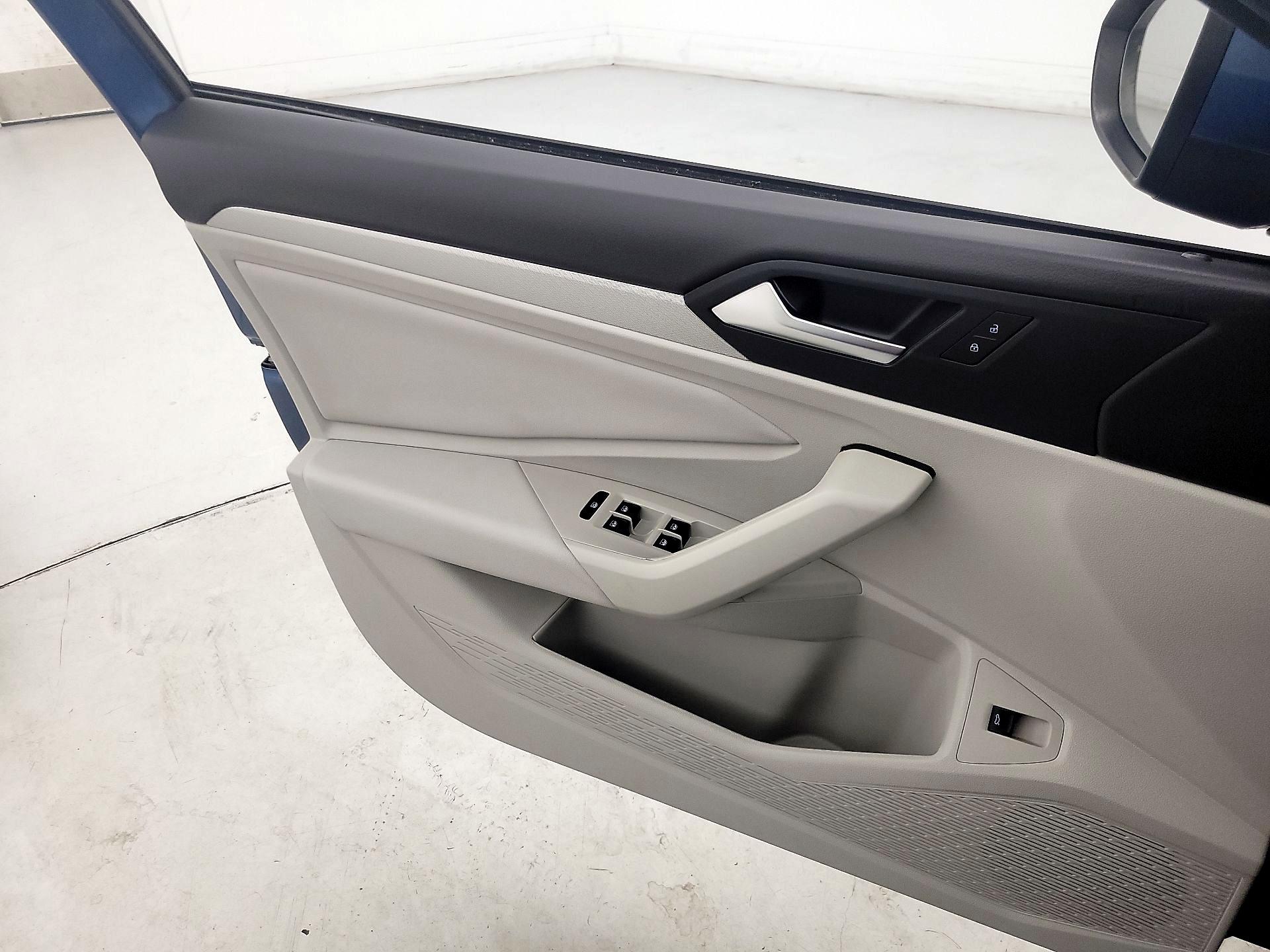 Thumbnail: 2019 Volkswagen Jetta - 12