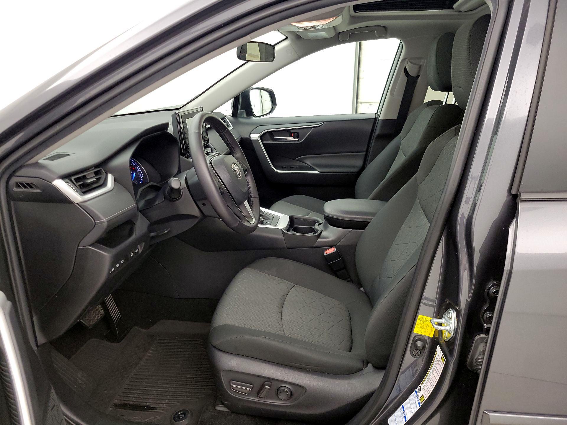 Thumbnail: 2021 Toyota RAV4 - 11