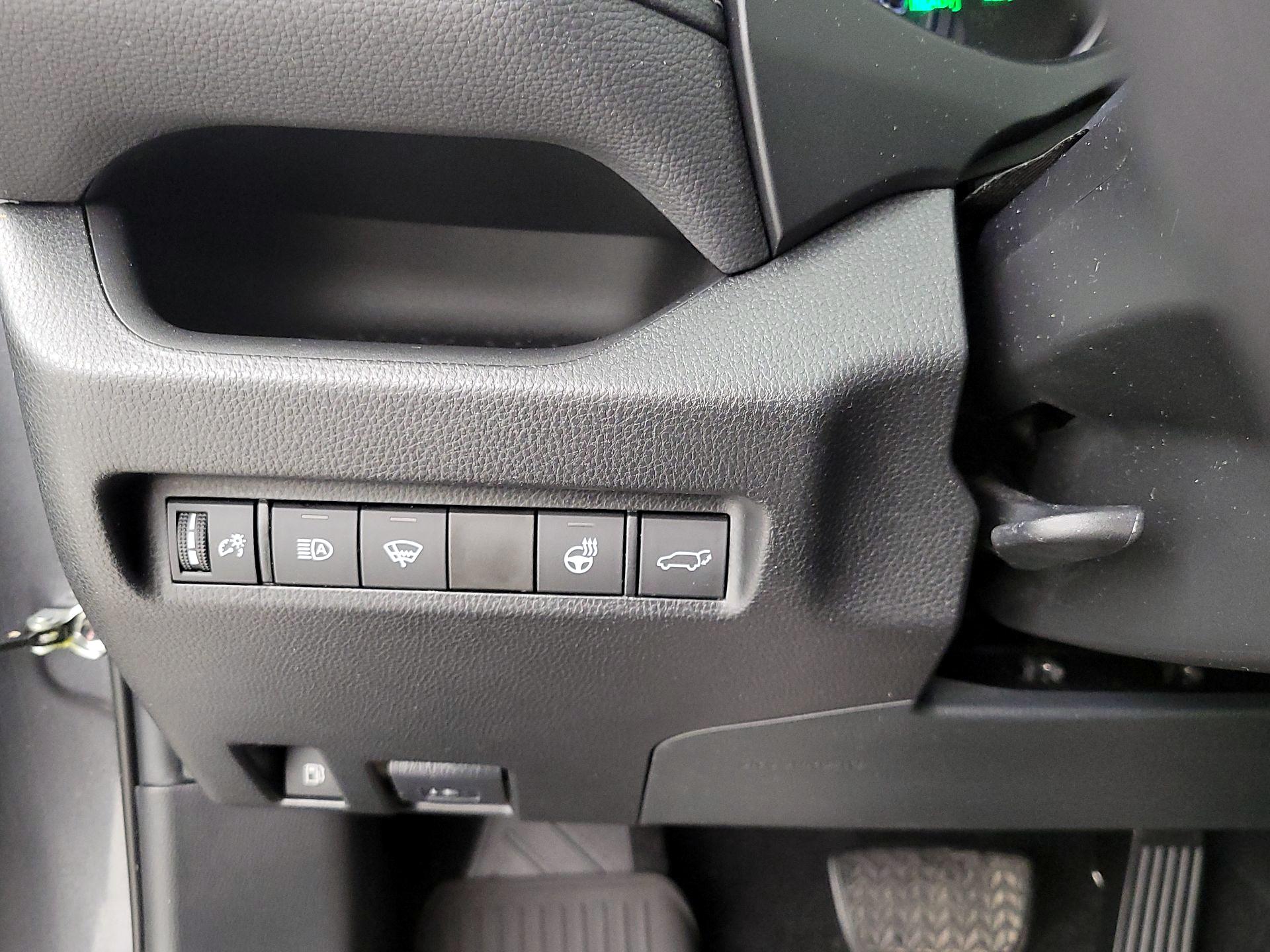 Thumbnail: 2021 Toyota RAV4 - 13