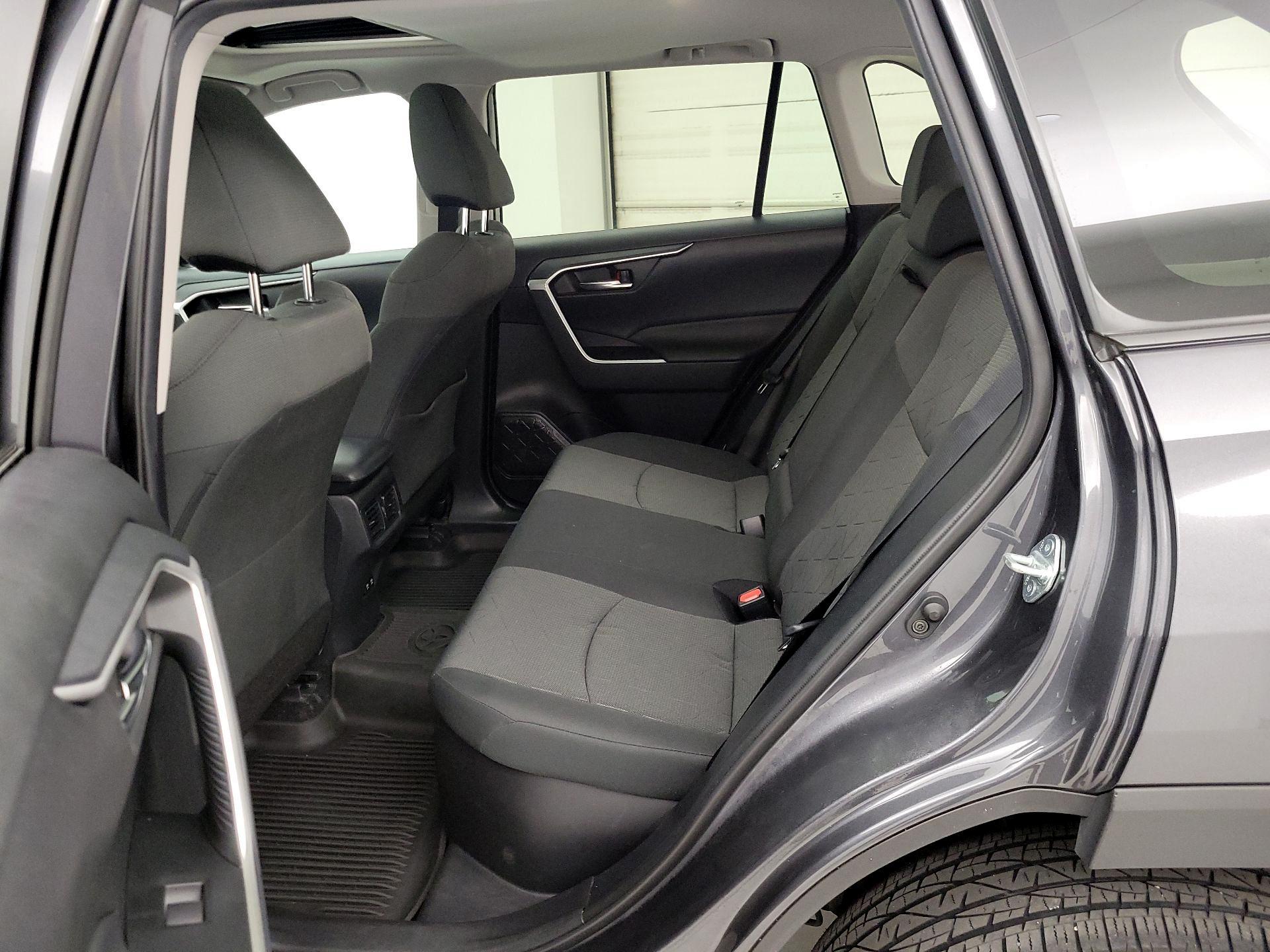 Thumbnail: 2021 Toyota RAV4 - 20