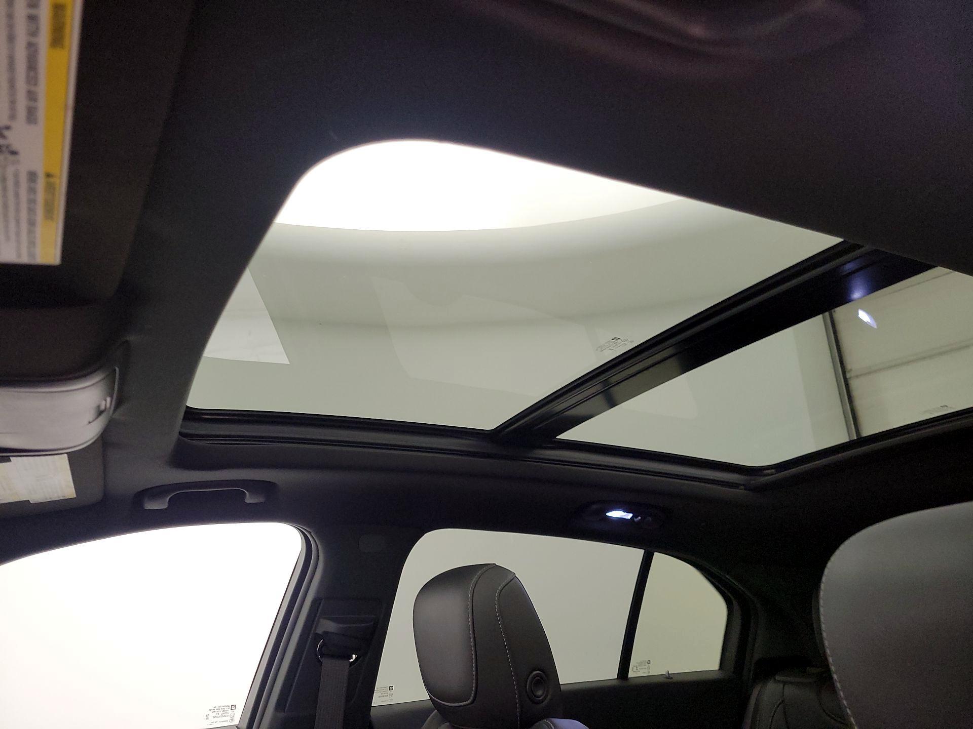 Thumbnail: 2020 Cadillac XT4 - 19