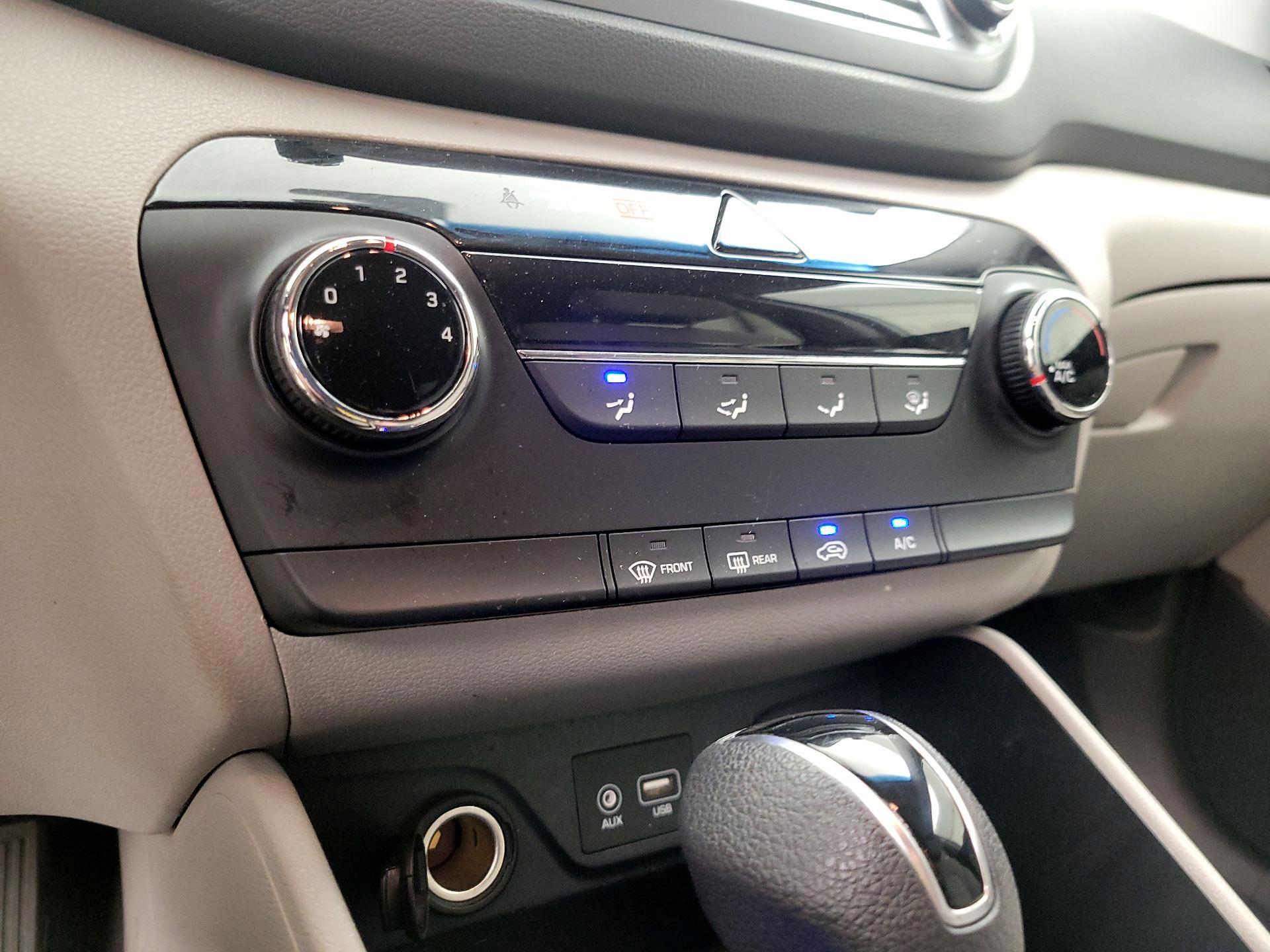 Thumbnail: 2016 Hyundai Tucson - 16