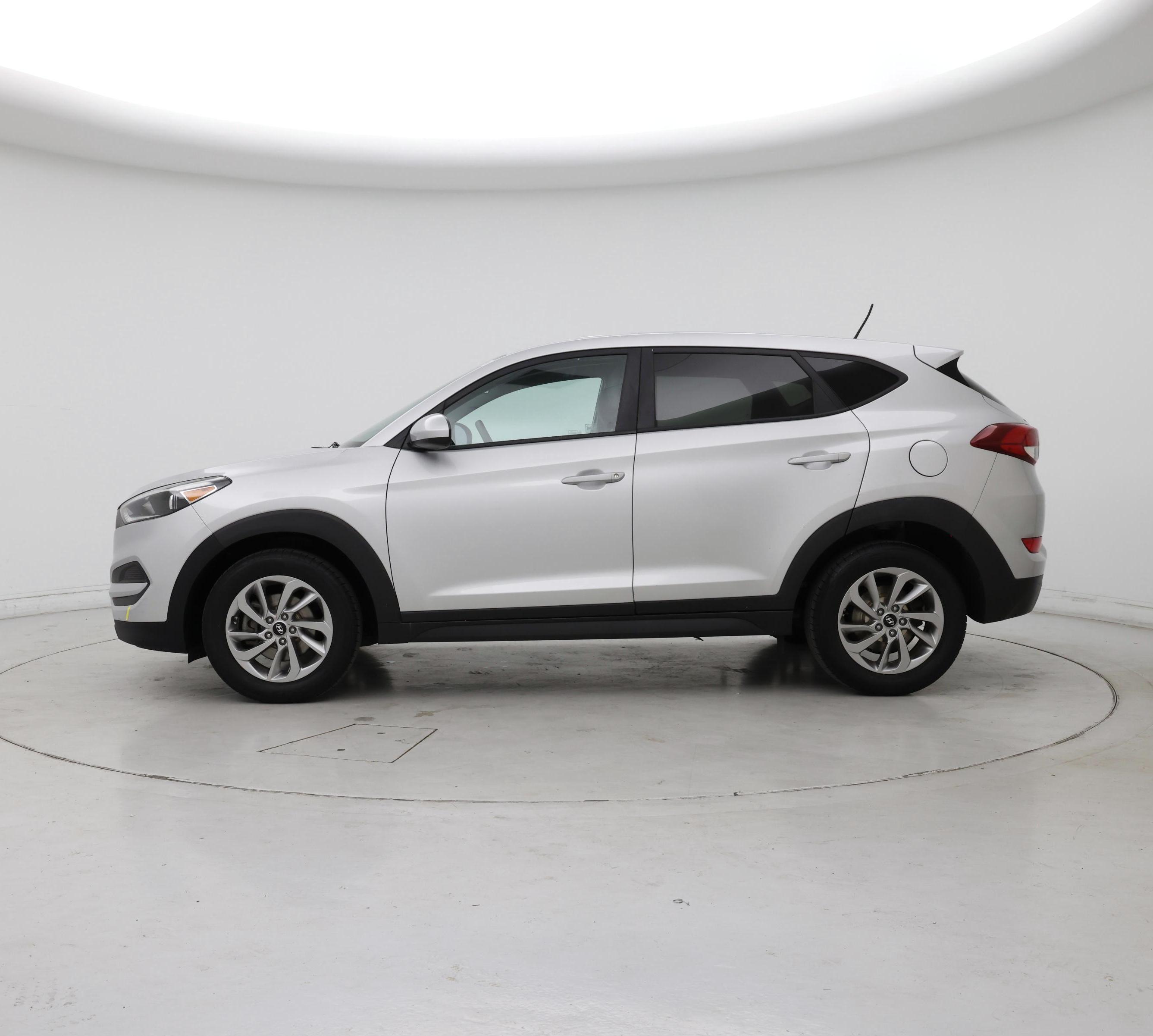 Thumbnail: 2016 Hyundai Tucson - 3