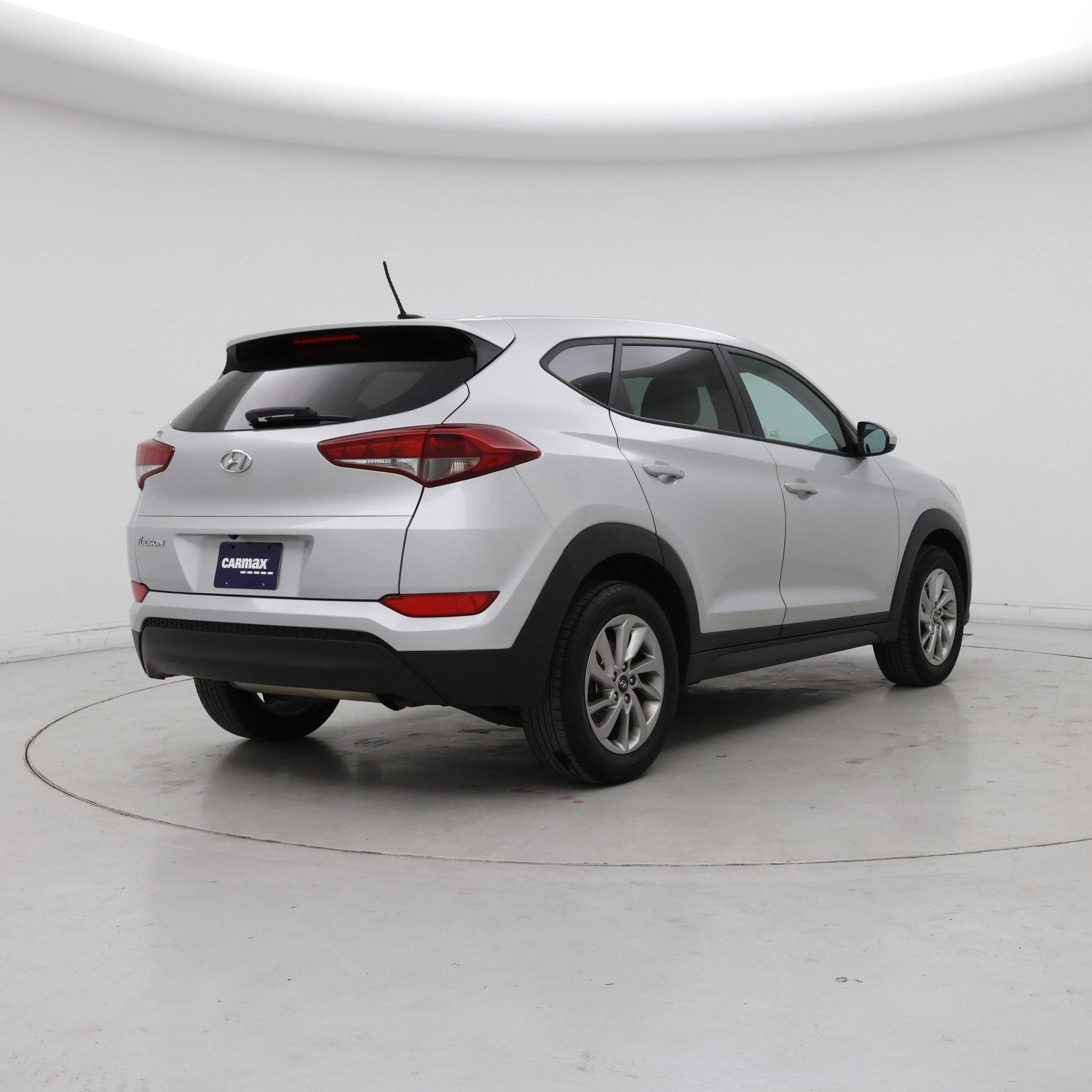 Thumbnail: 2016 Hyundai Tucson - 8