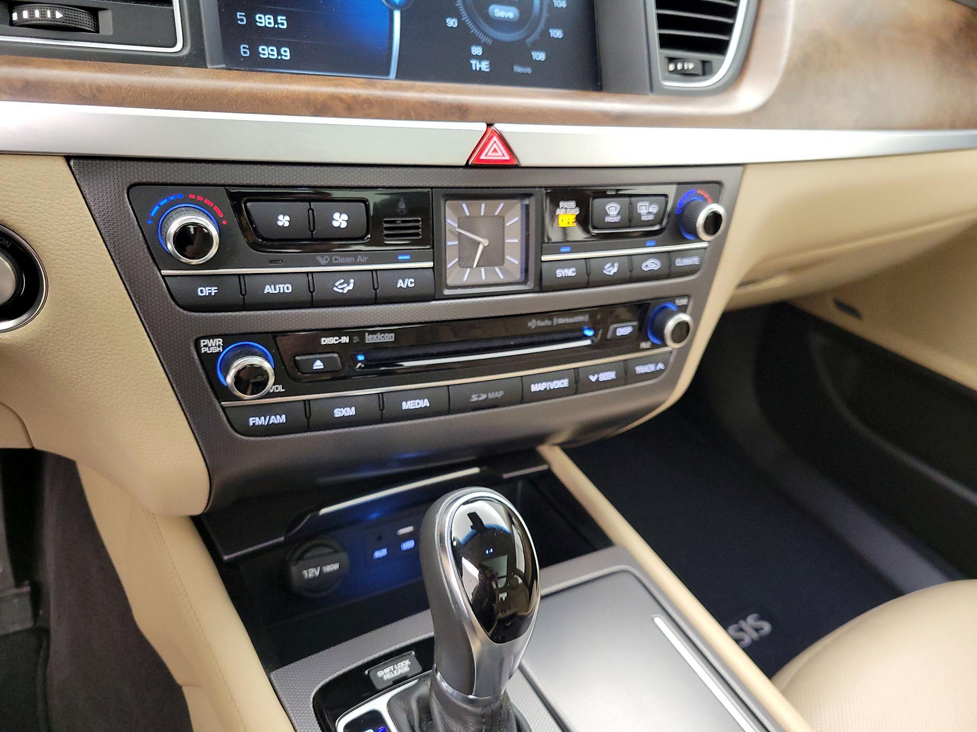 Thumbnail: 2017 Genesis G80 - 17