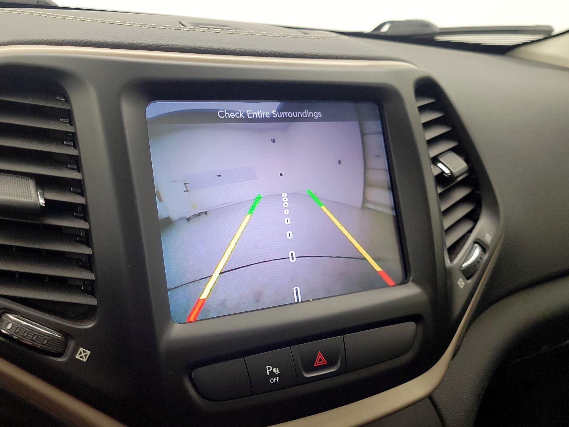 Thumbnail: 2015 Jeep Cherokee - 15