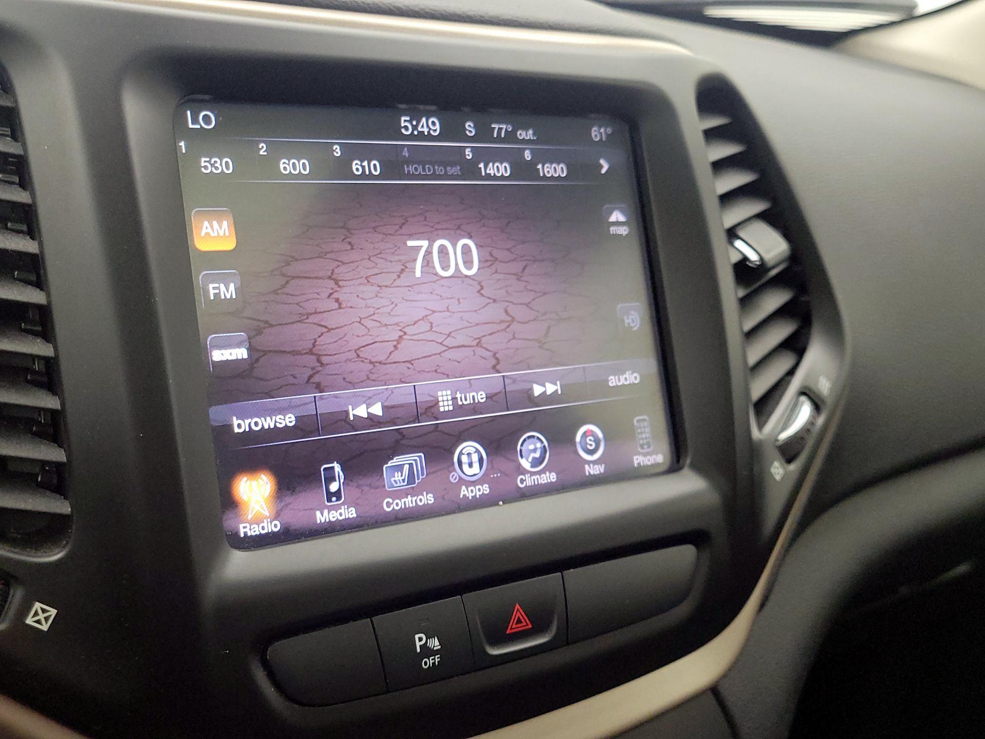 Thumbnail: 2015 Jeep Cherokee - 16