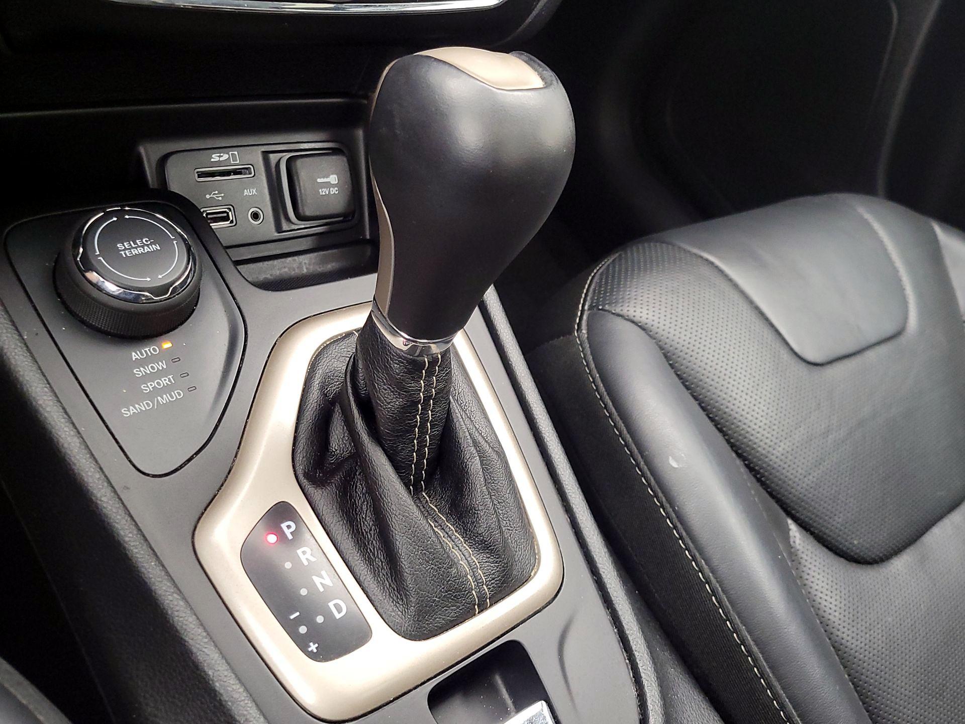Thumbnail: 2015 Jeep Cherokee - 18