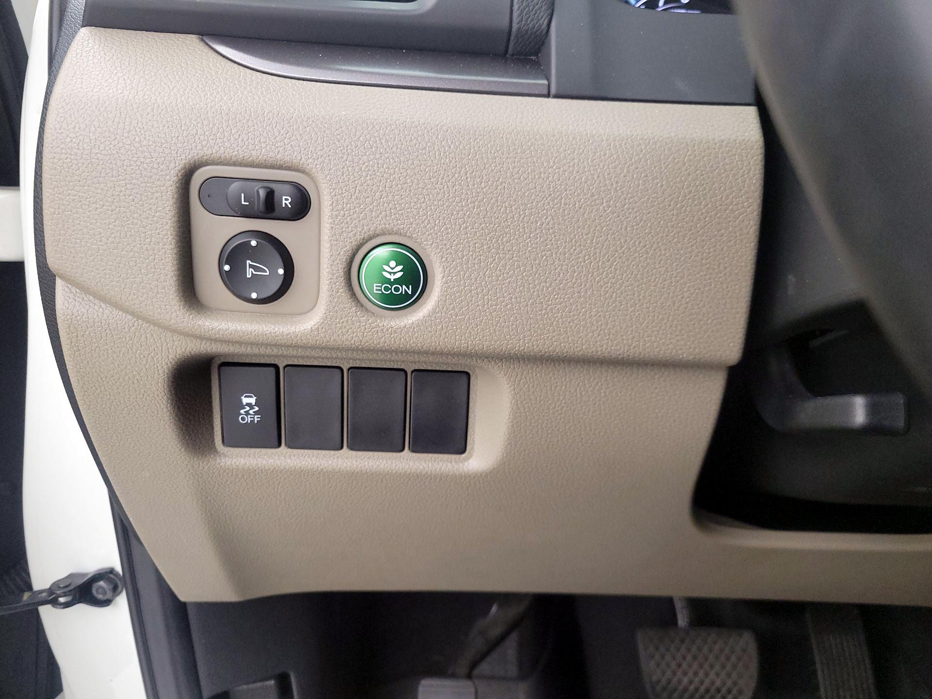 Thumbnail: 2016 Honda Pilot - 13