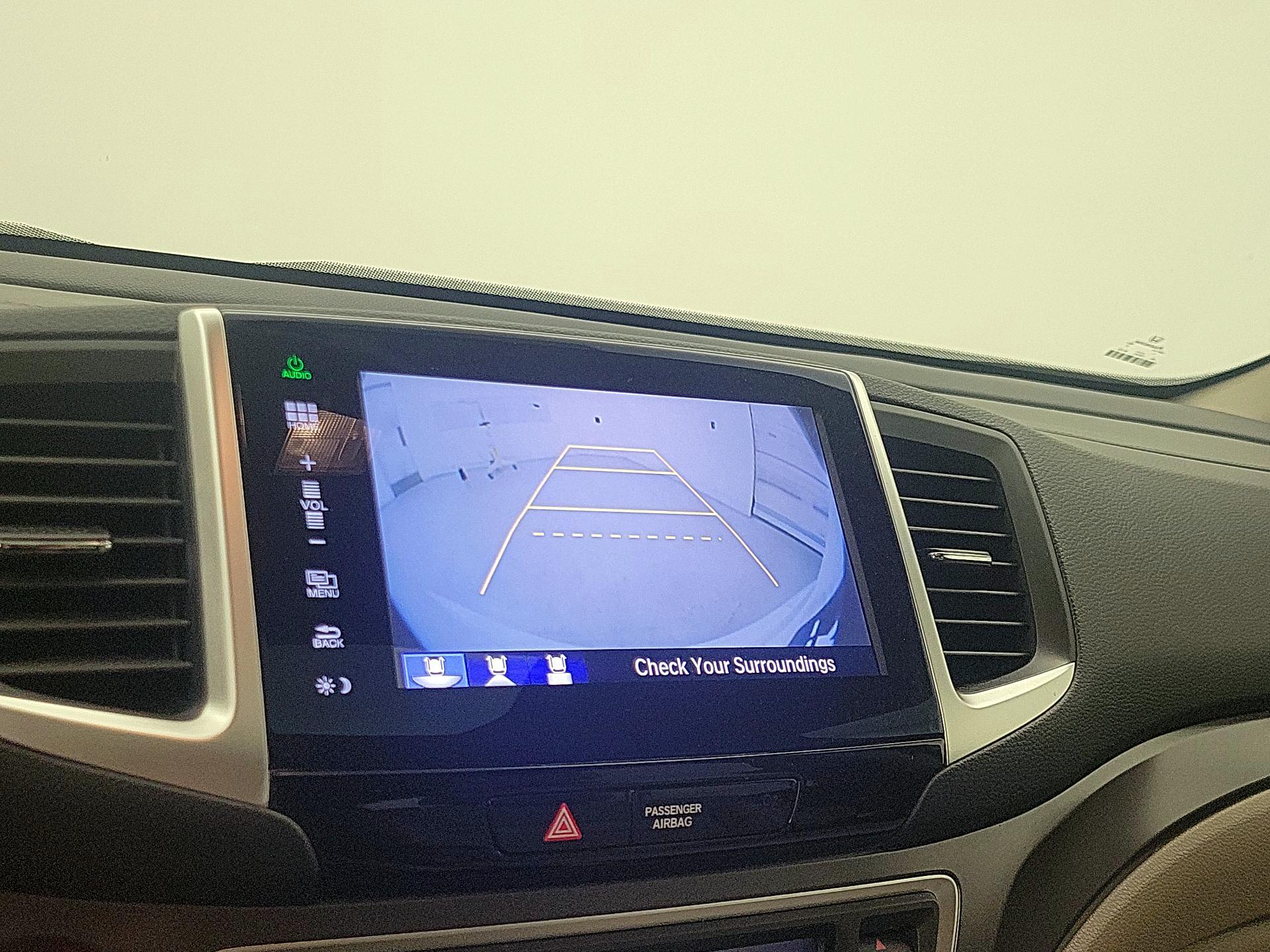 Thumbnail: 2016 Honda Pilot - 15