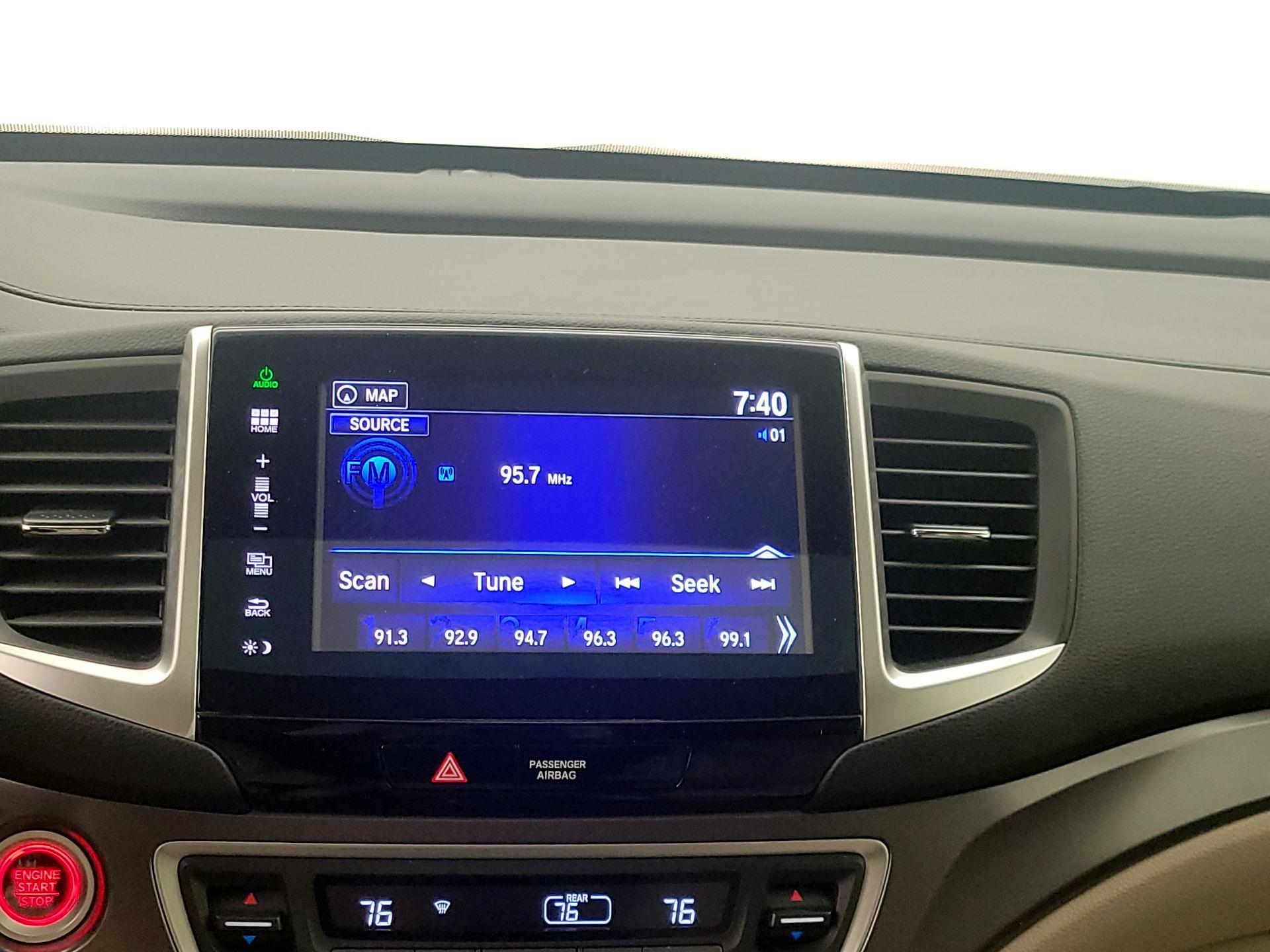 Thumbnail: 2016 Honda Pilot - 16