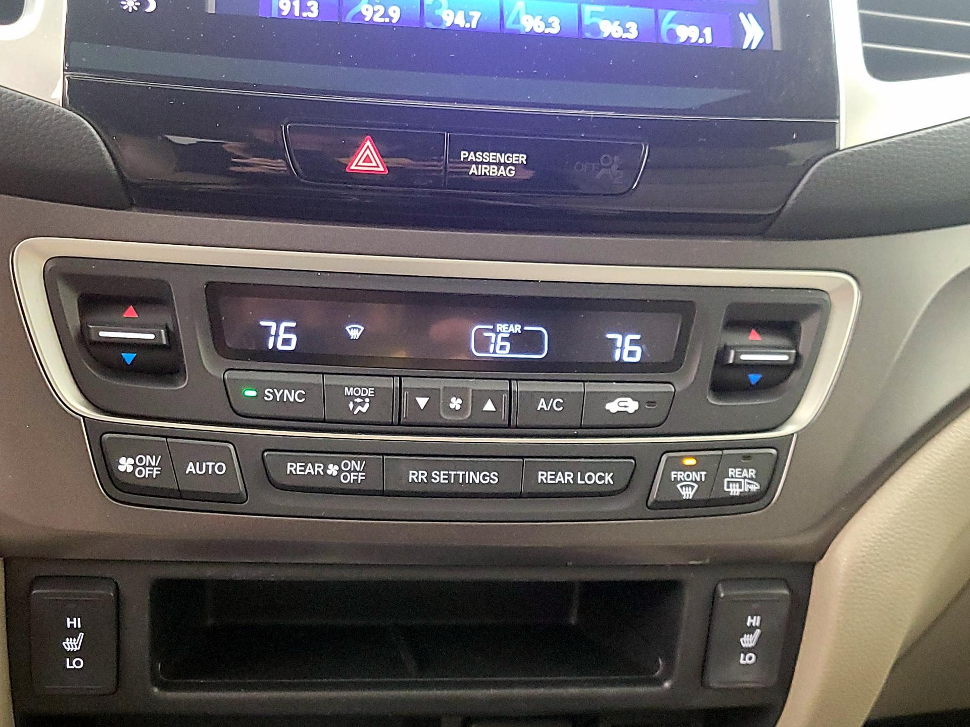 Thumbnail: 2016 Honda Pilot - 17